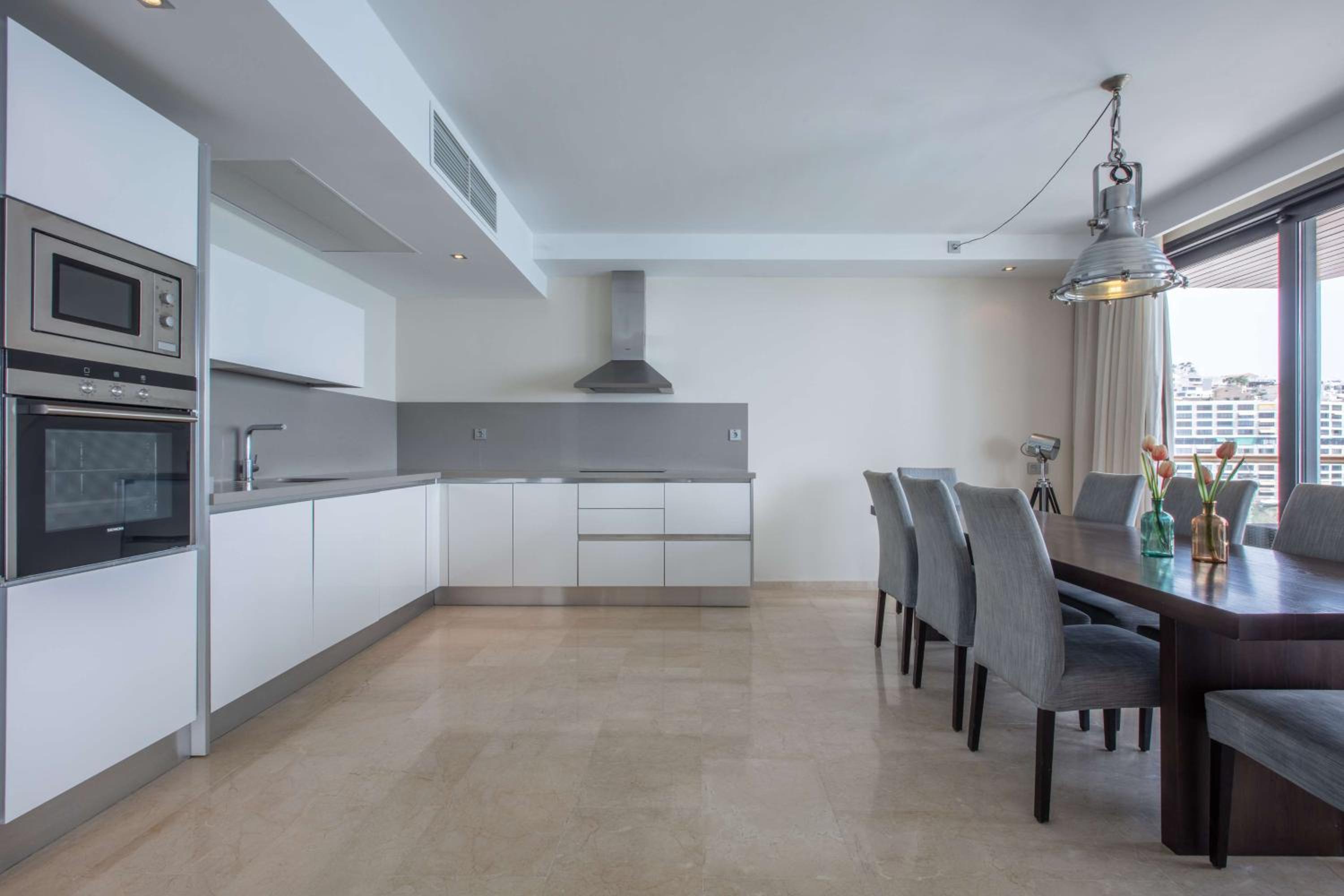Premium Suite- 3 Bedroom & Sea View - Photo 12