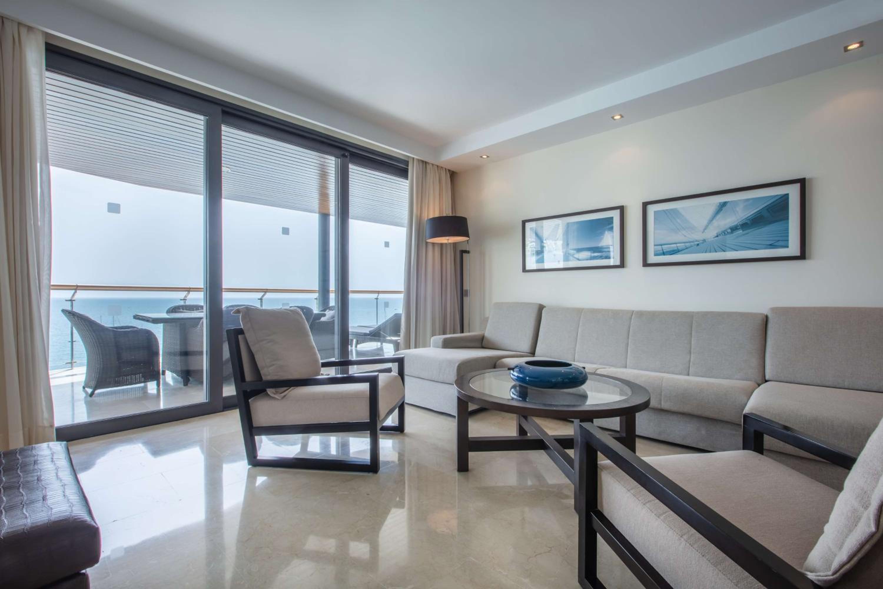 Premium Suite- 3 Bedroom & Sea View thumbnail 5