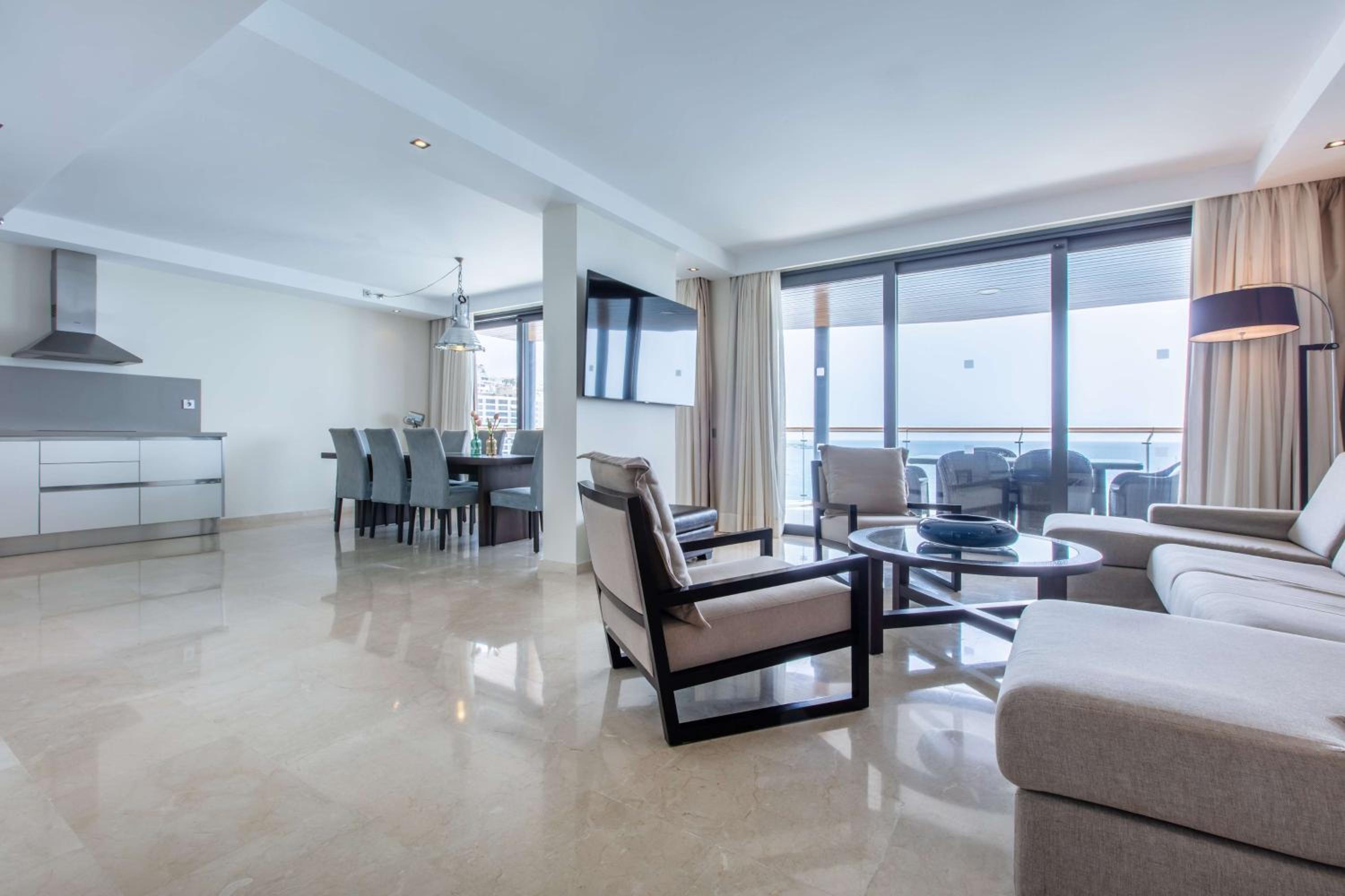 Premium Suite- 3 Bedroom & Sea View - Photo 11