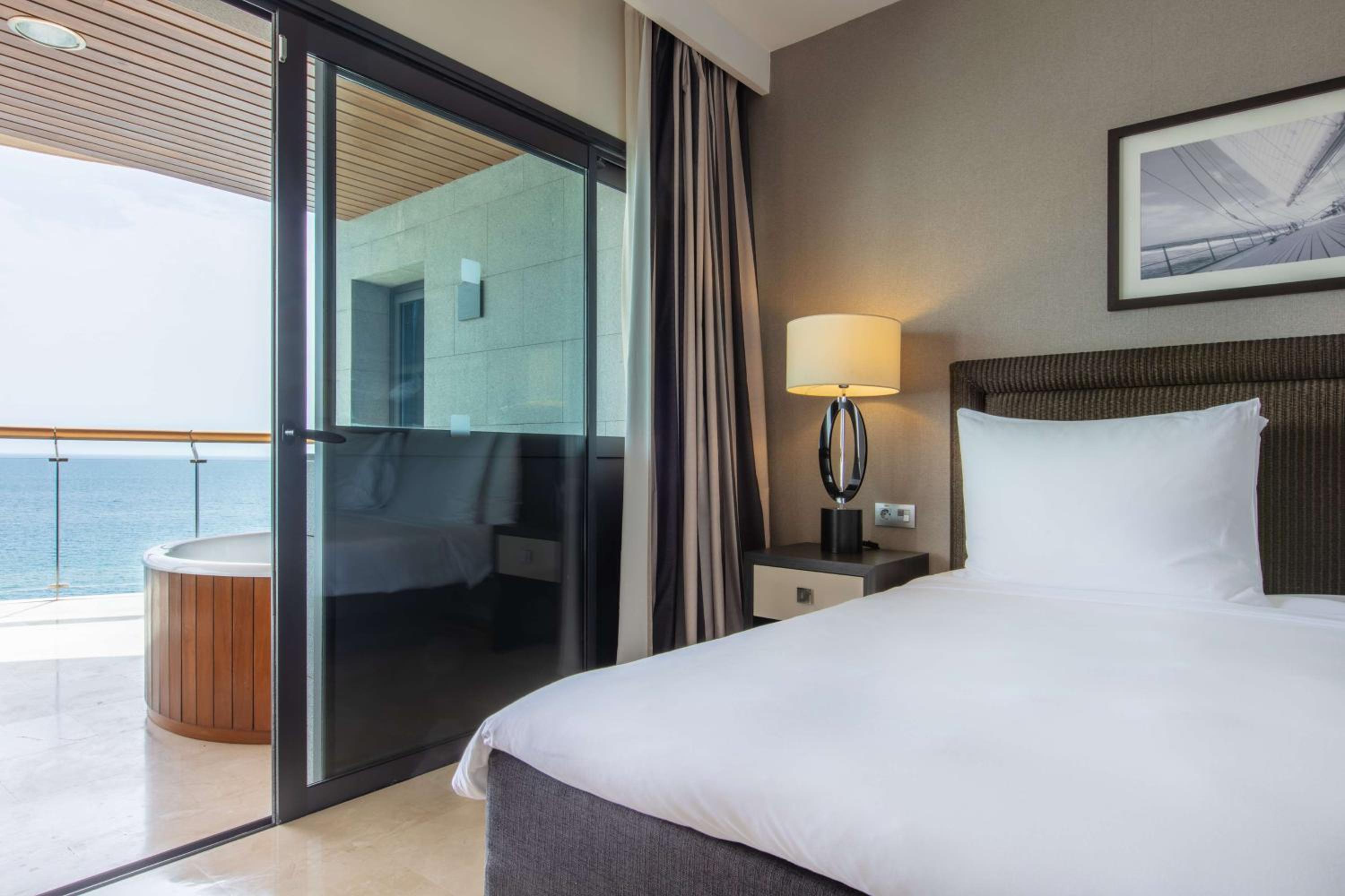 Premium Suite- 3 Bedroom & Sea View