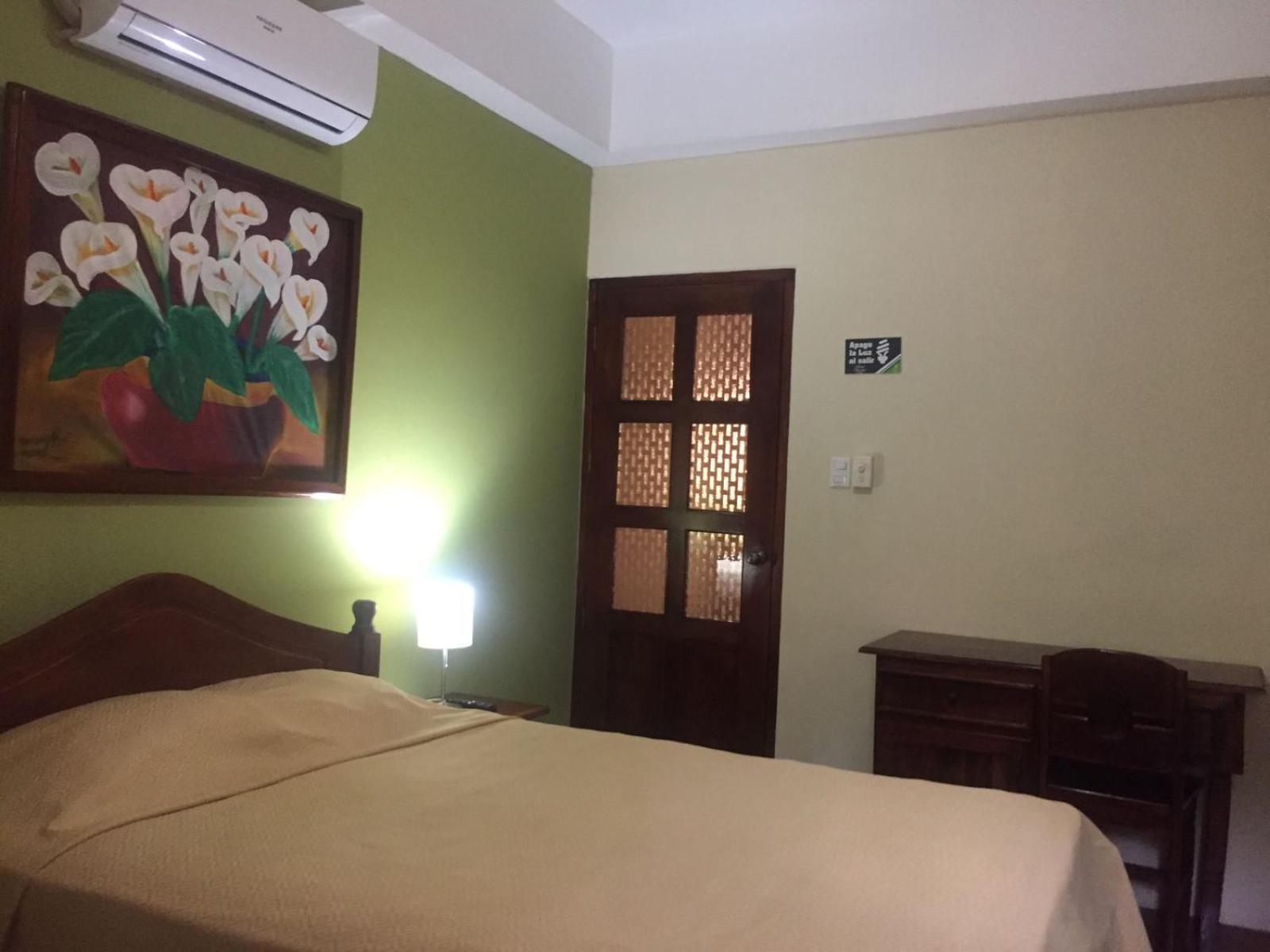 Double Room with Private Bathroom photo 2