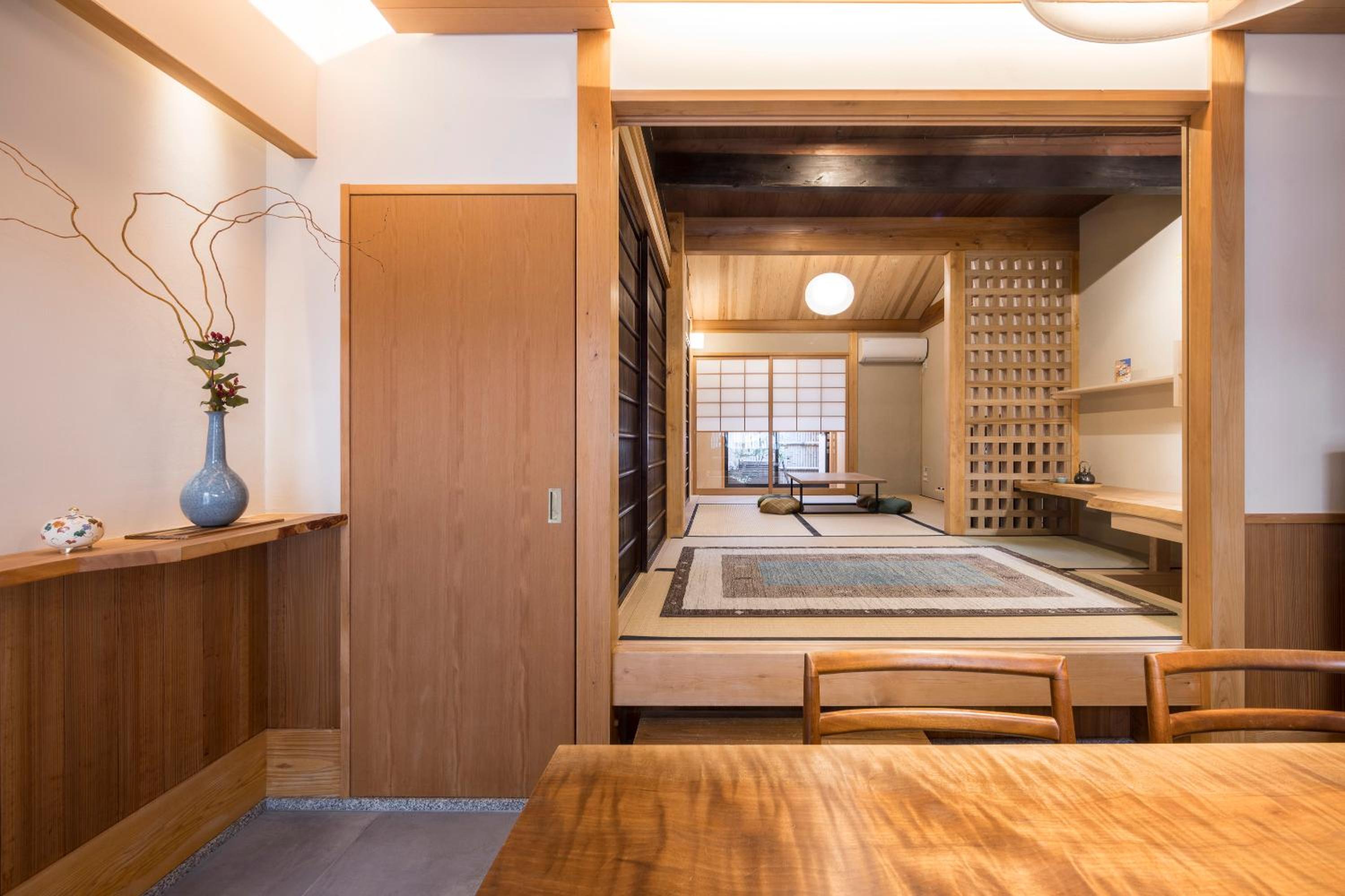 Japanese-Style Townhouse - Photo 1