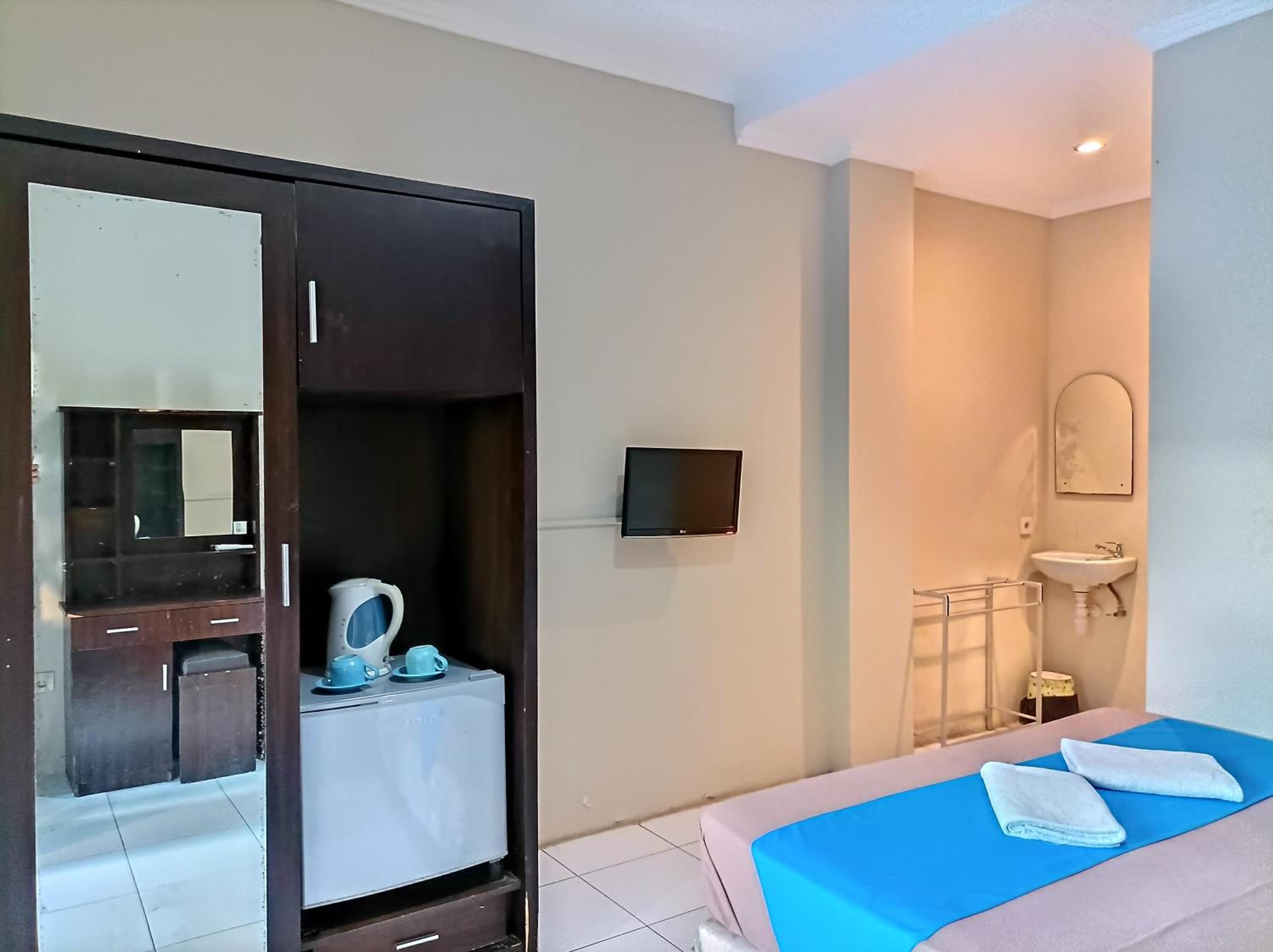 Deluxe Room - Photo 6