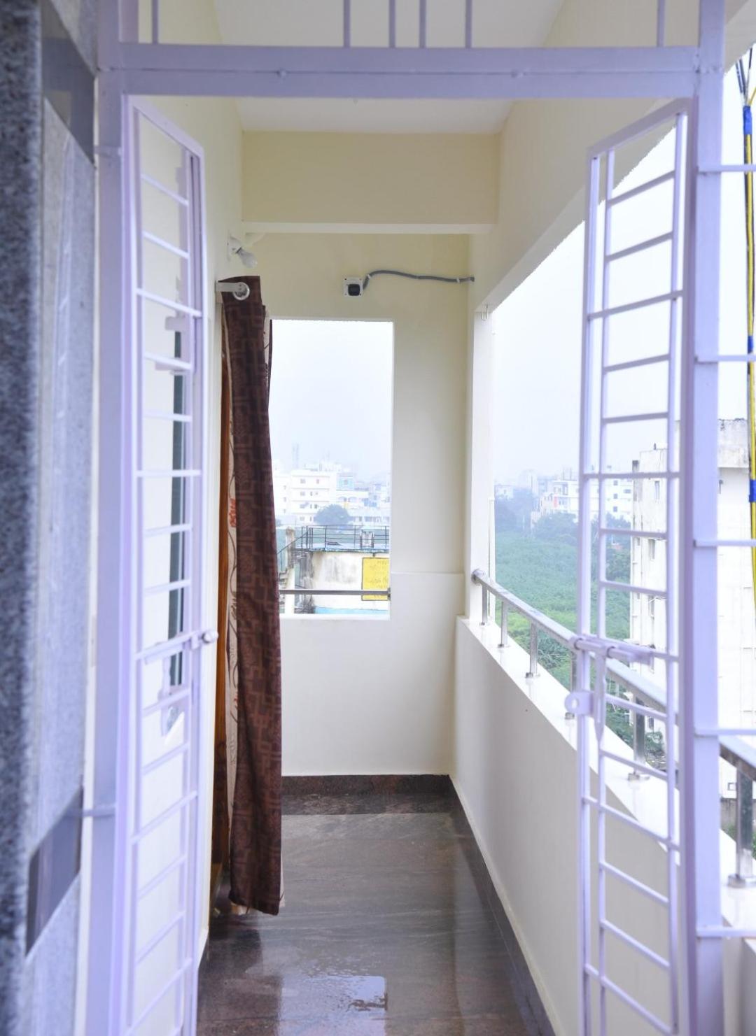 Two-Bedroom Apartment - Photo 25