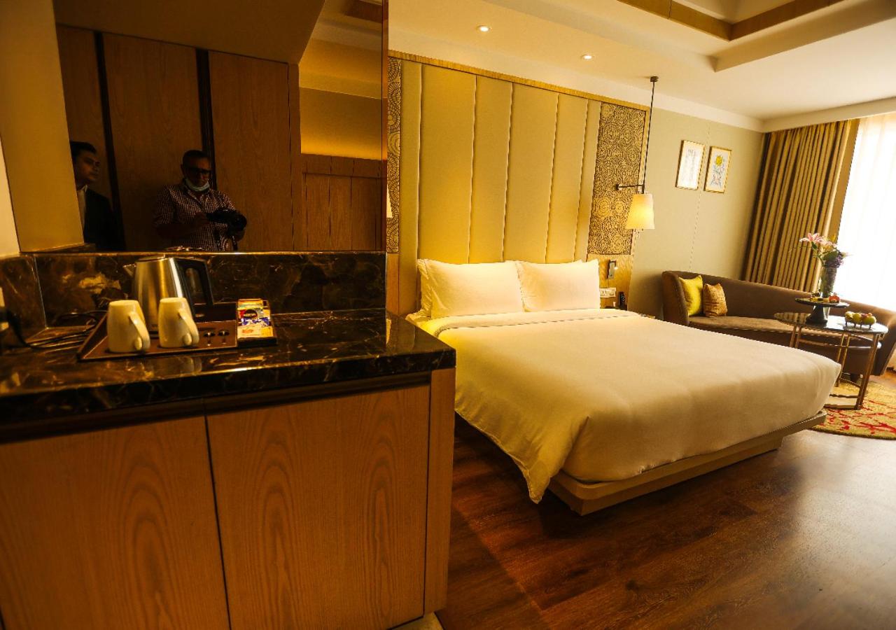 Executive Room - Photo 5