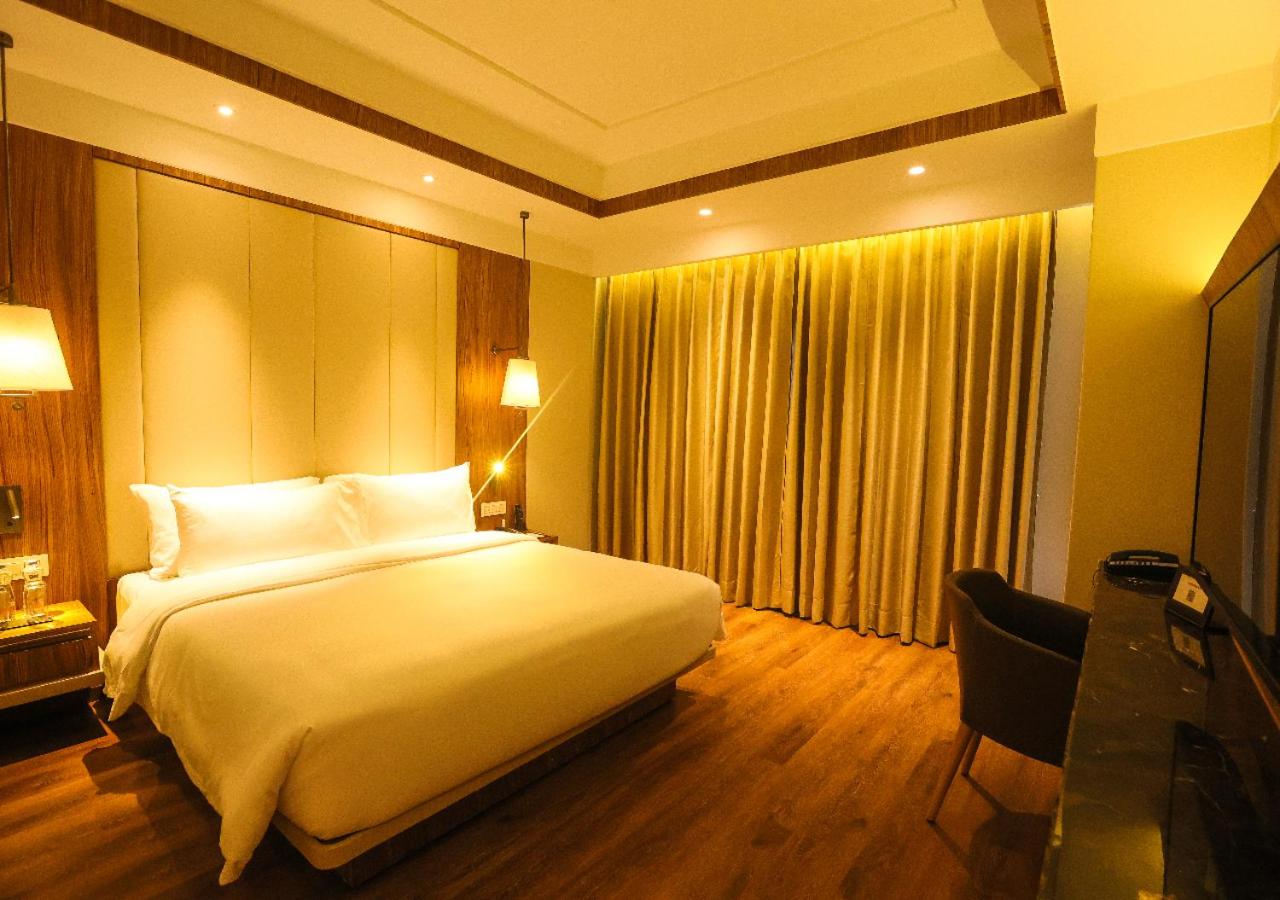 One-Bedroom Suite - Photo 10