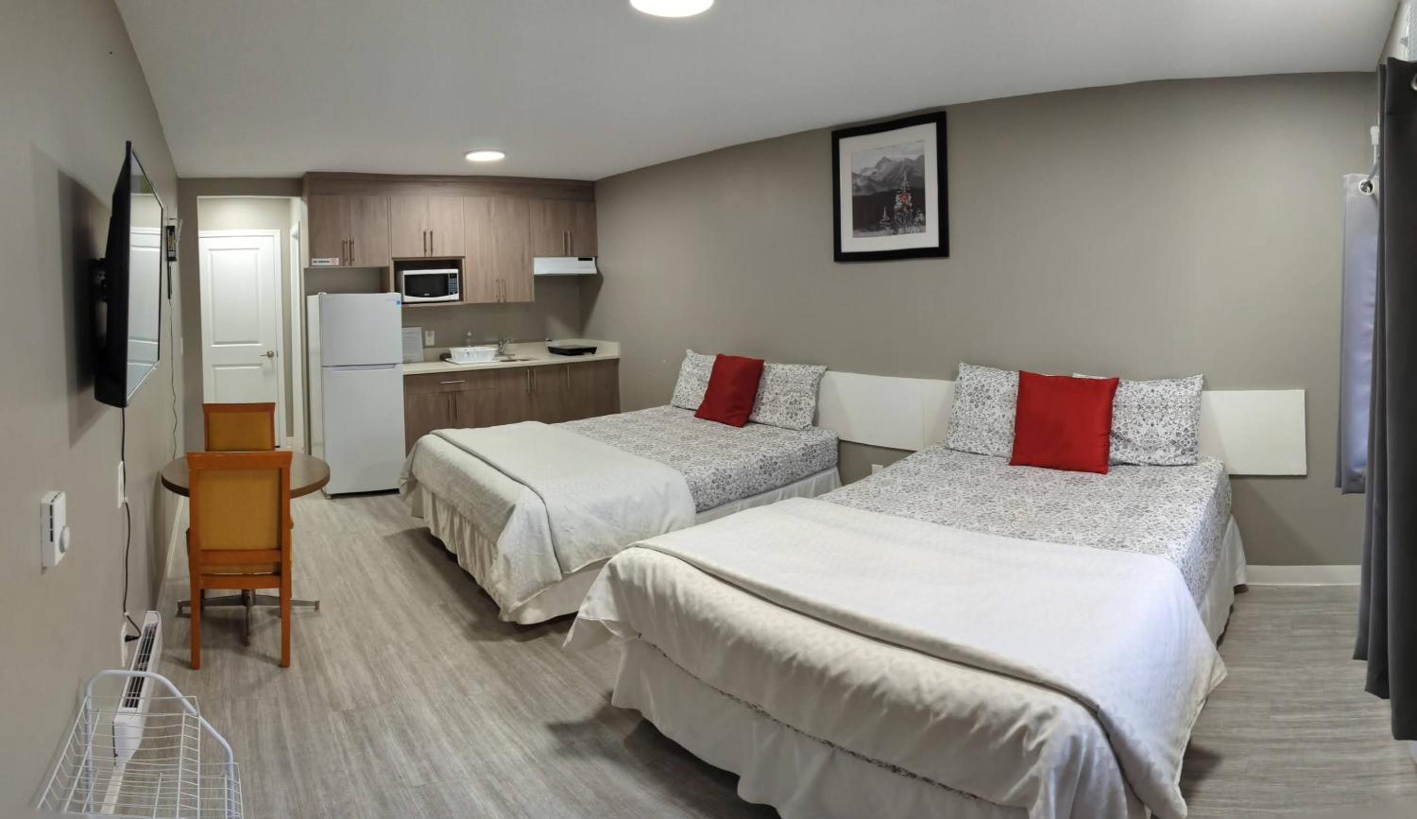 Standard Double Room - Photo 10