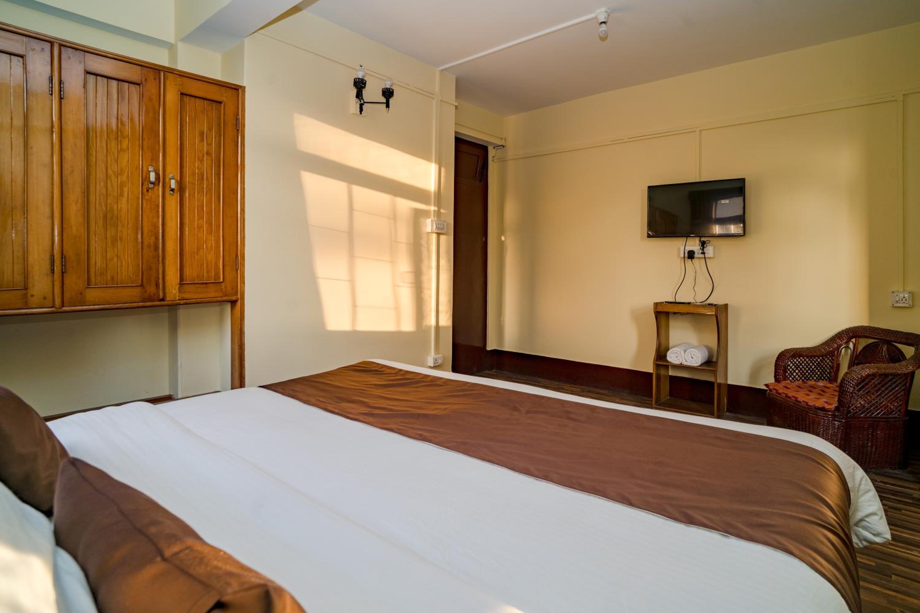 Deluxe Room - Photo 23
