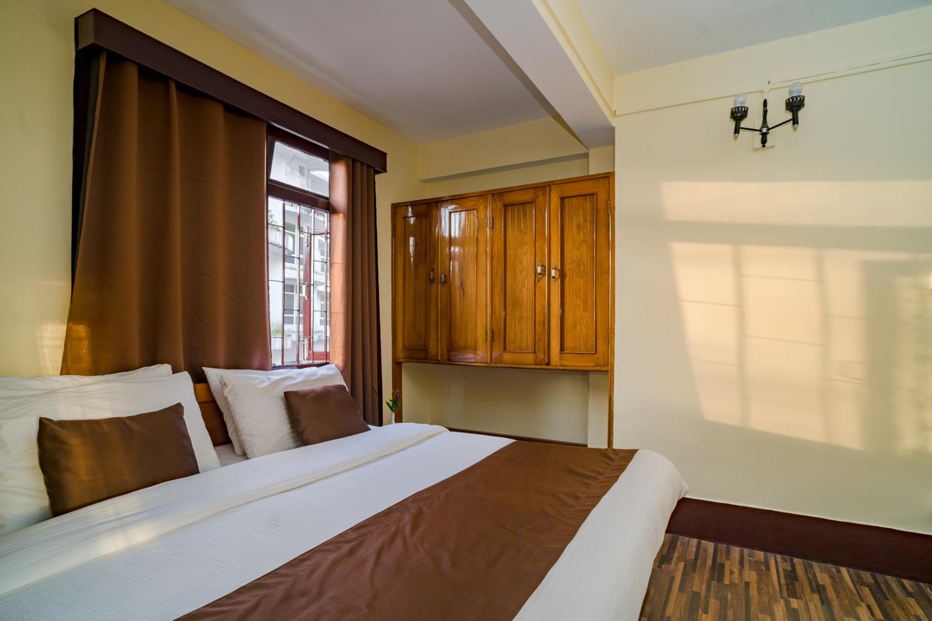 Deluxe Room - Photo 27