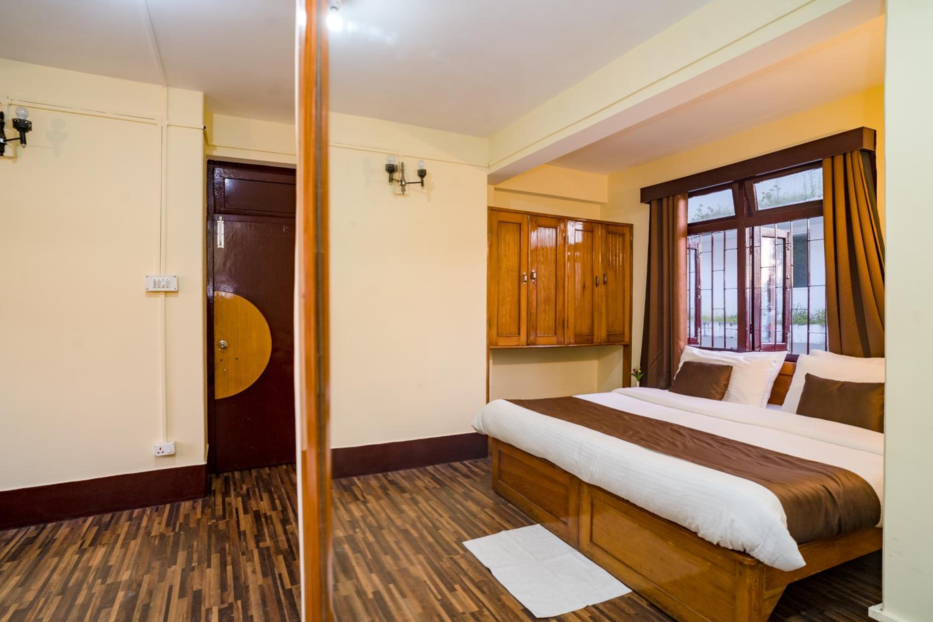 Deluxe Room - Photo 1