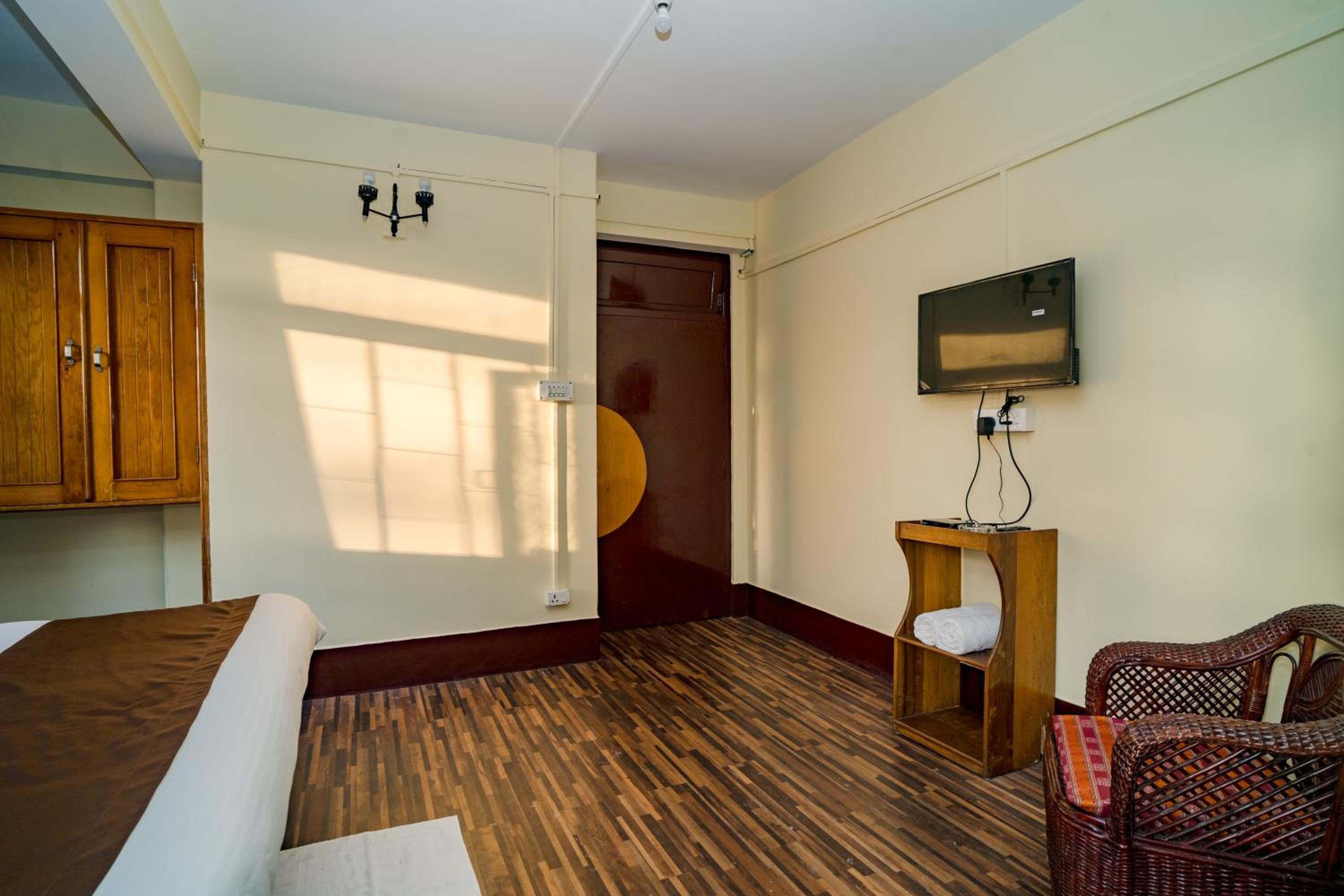Deluxe Room - Photo 12