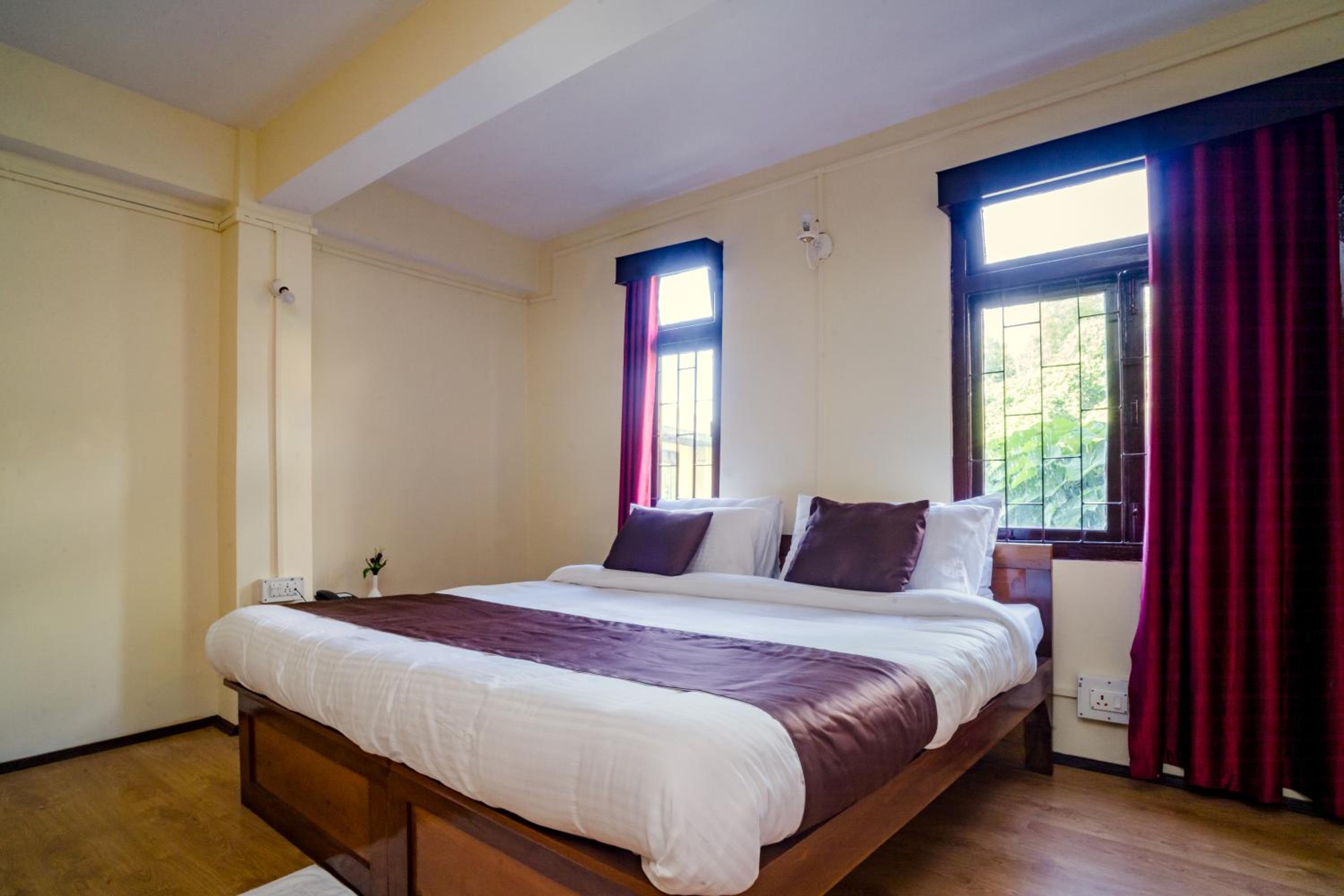 Deluxe Room - Photo 16