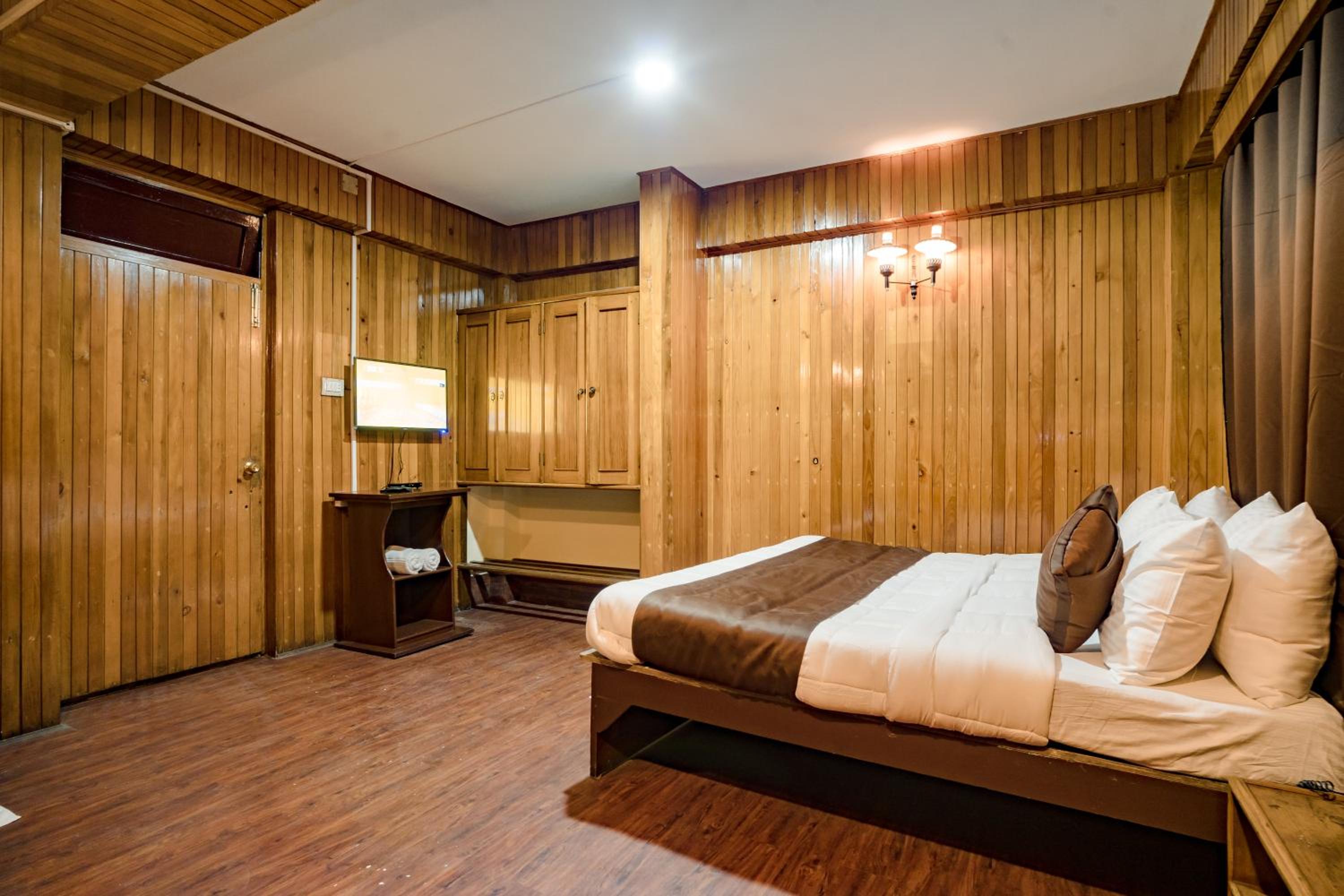 Standard Double Room - Photo 40