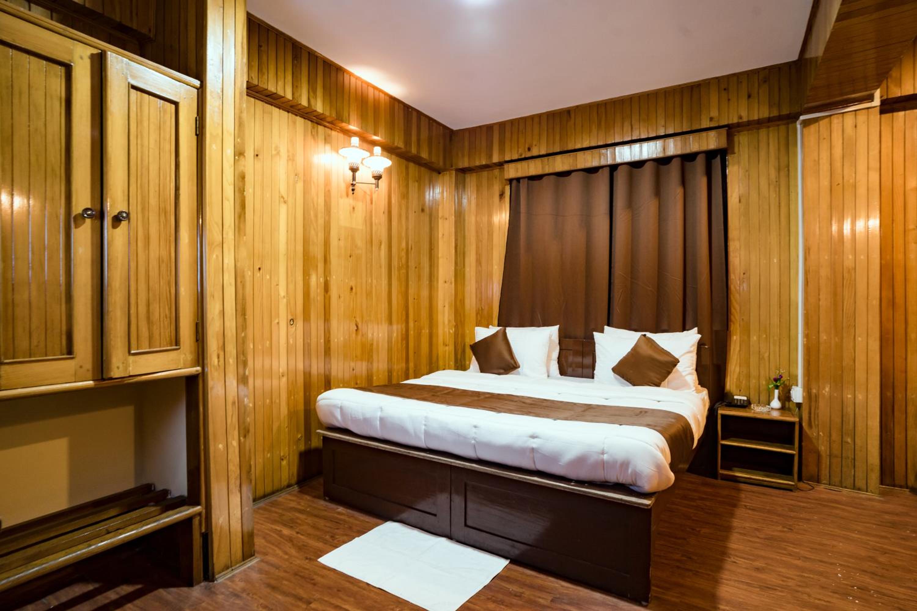 Standard Double Room - Photo 39