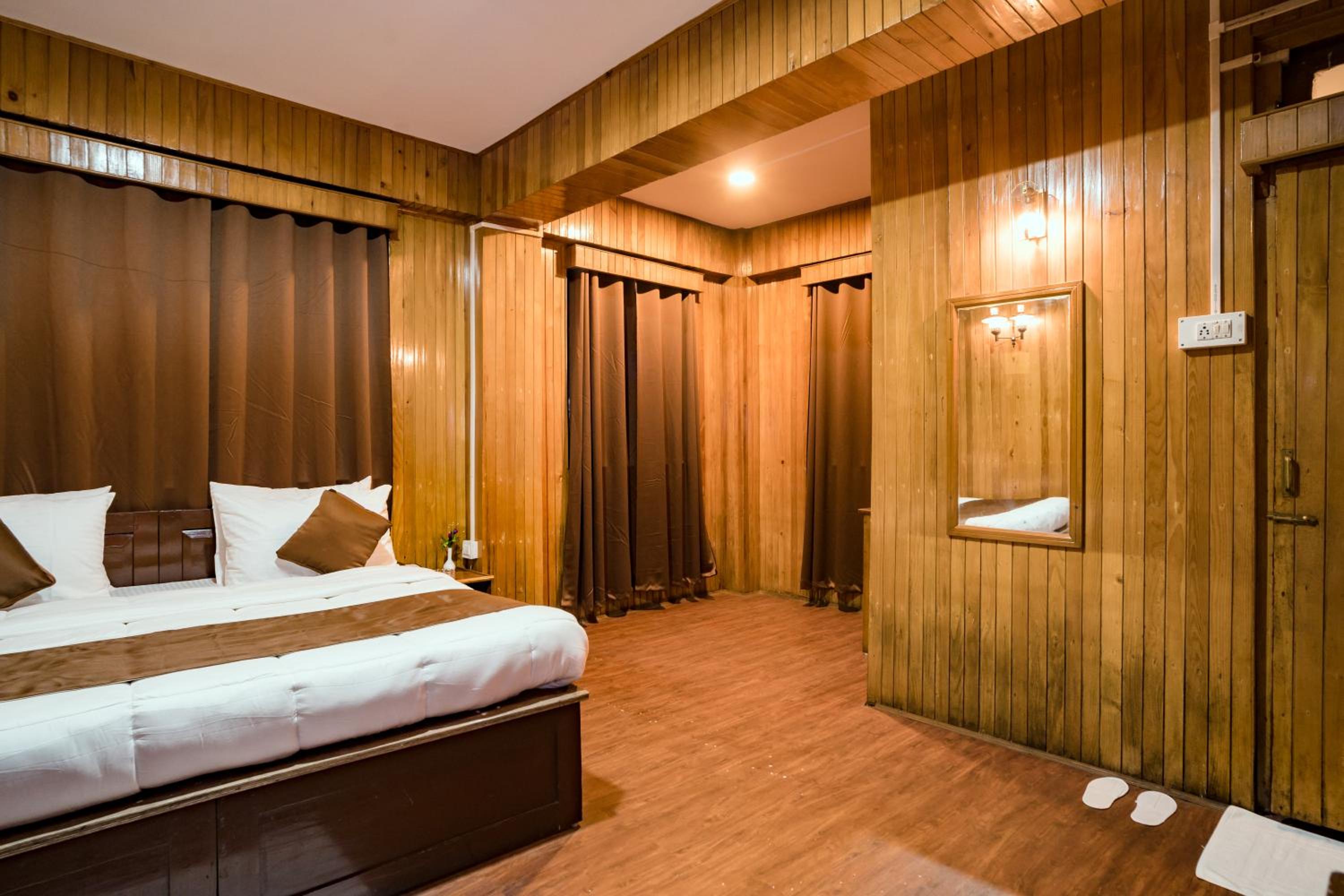 Standard Double Room - Photo 34