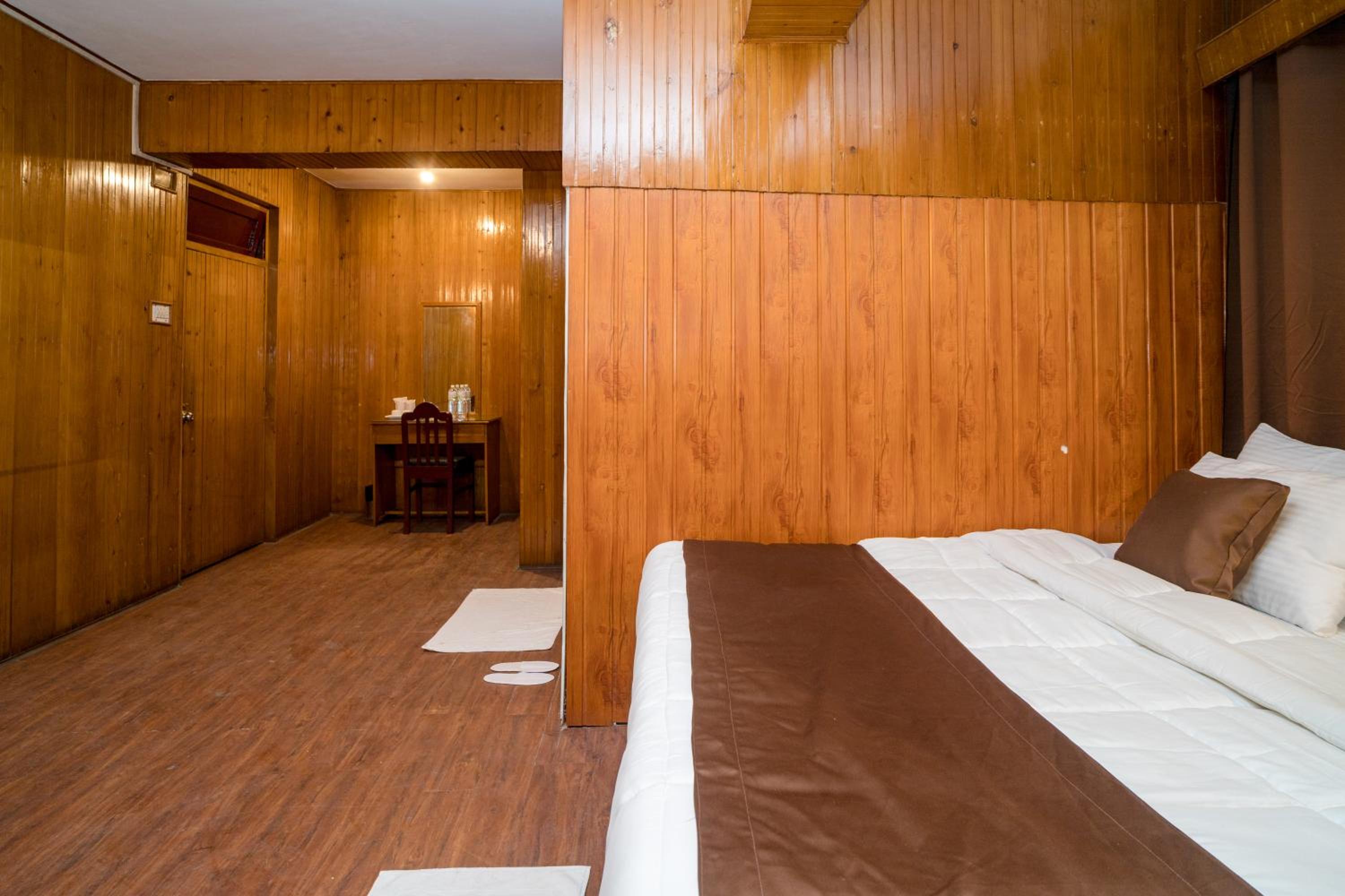 Standard Double Room - Photo 22
