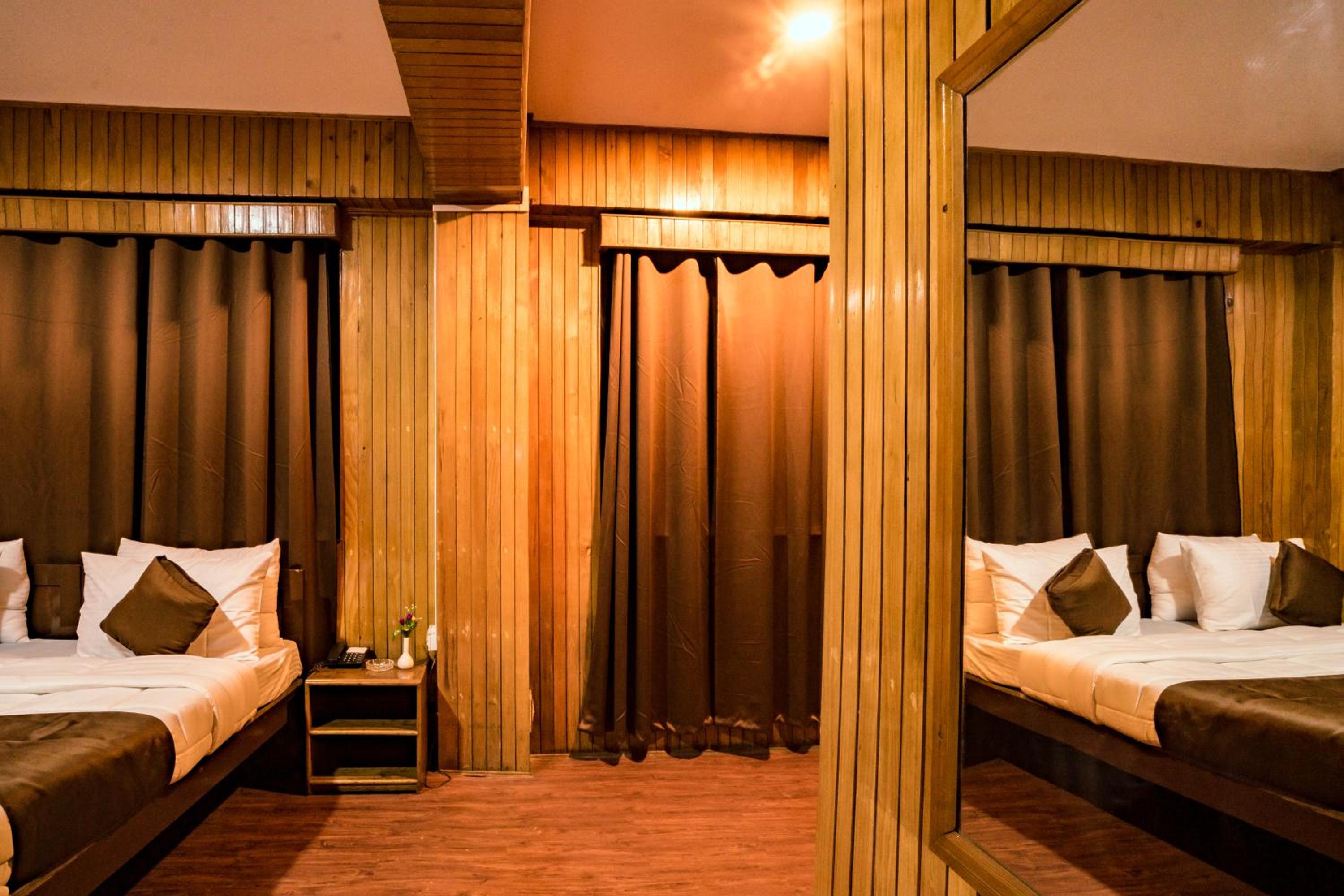 Standard Double Room - Photo 10