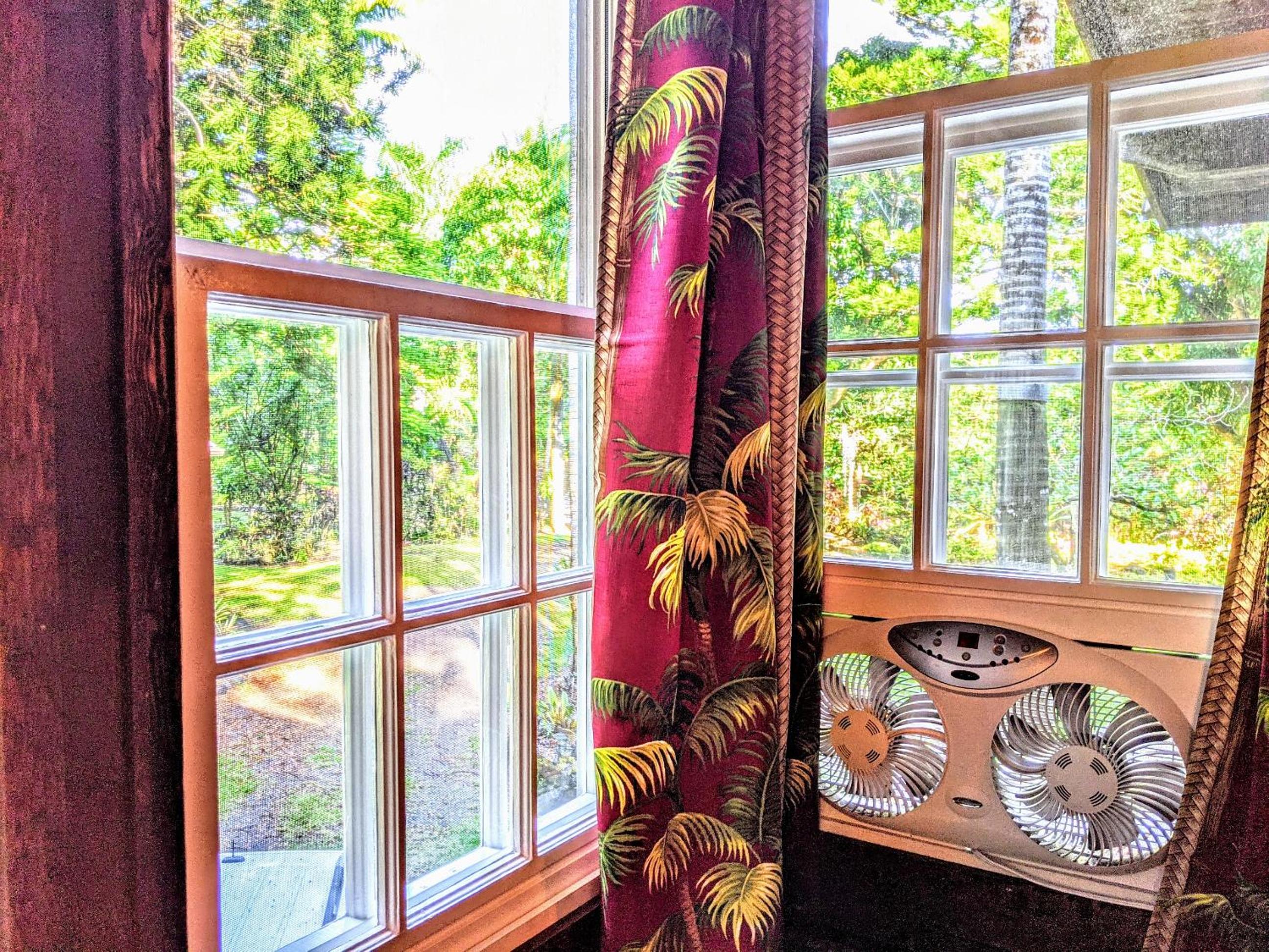 King Room with Balcony - Photo 7