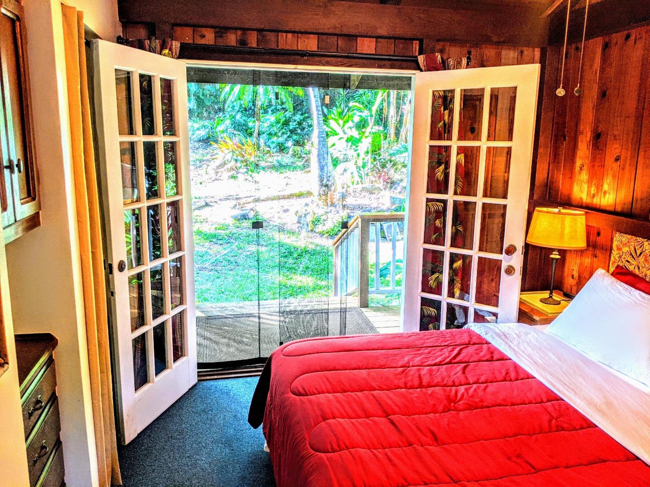 King Room with Balcony - Photo 6