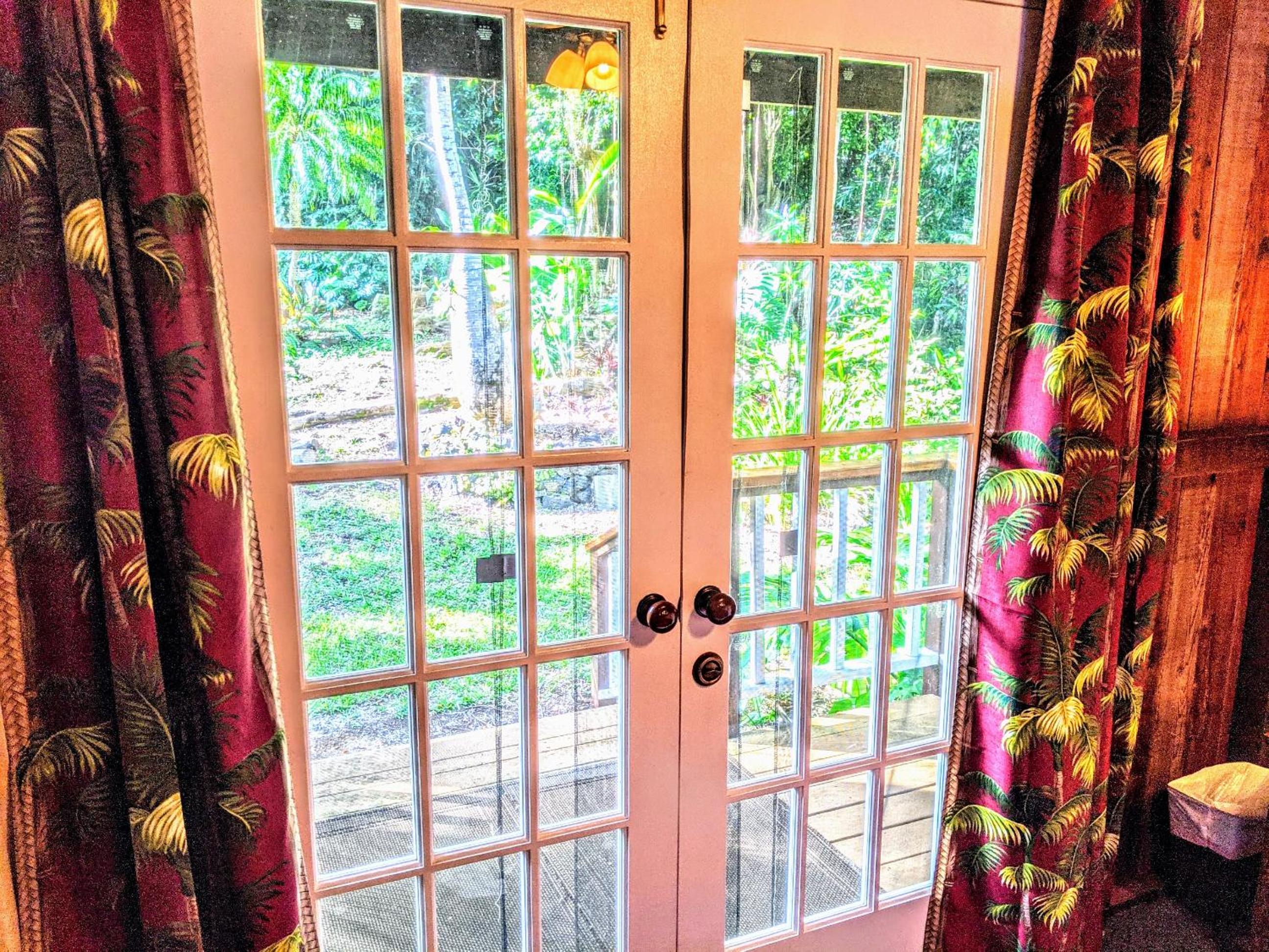 King Room with Balcony - Photo 3