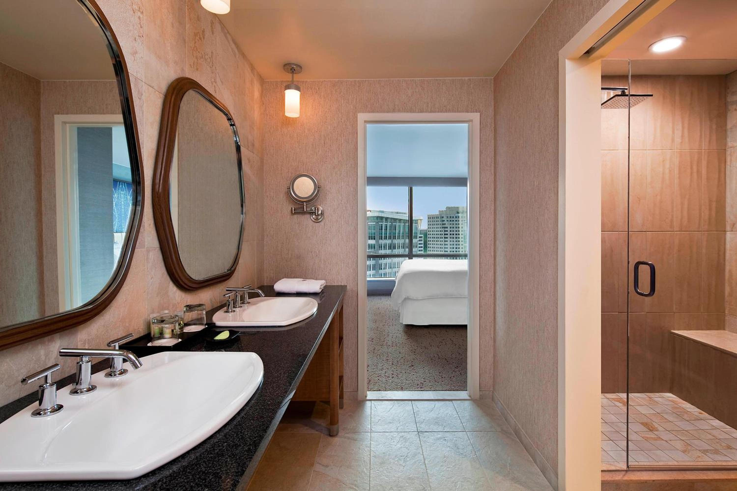 Heavenly, 1 Bedroom Presidential Suite, 1 King, Sofa bed