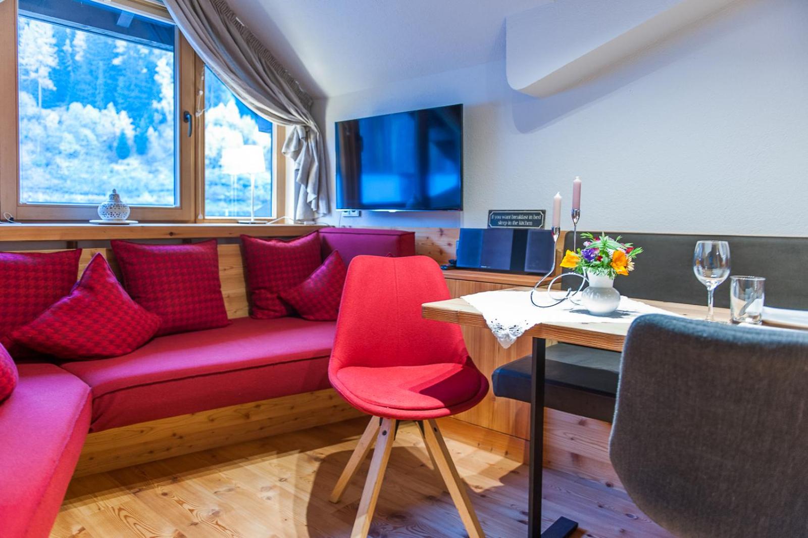 Two-Bedroom Apartment with Balcony photo 2