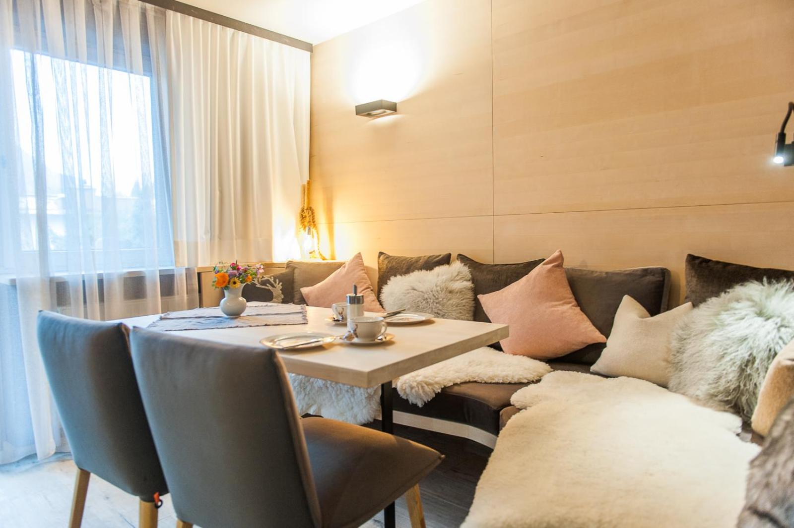 Two-Bedroom Apartment with Balcony photo 3