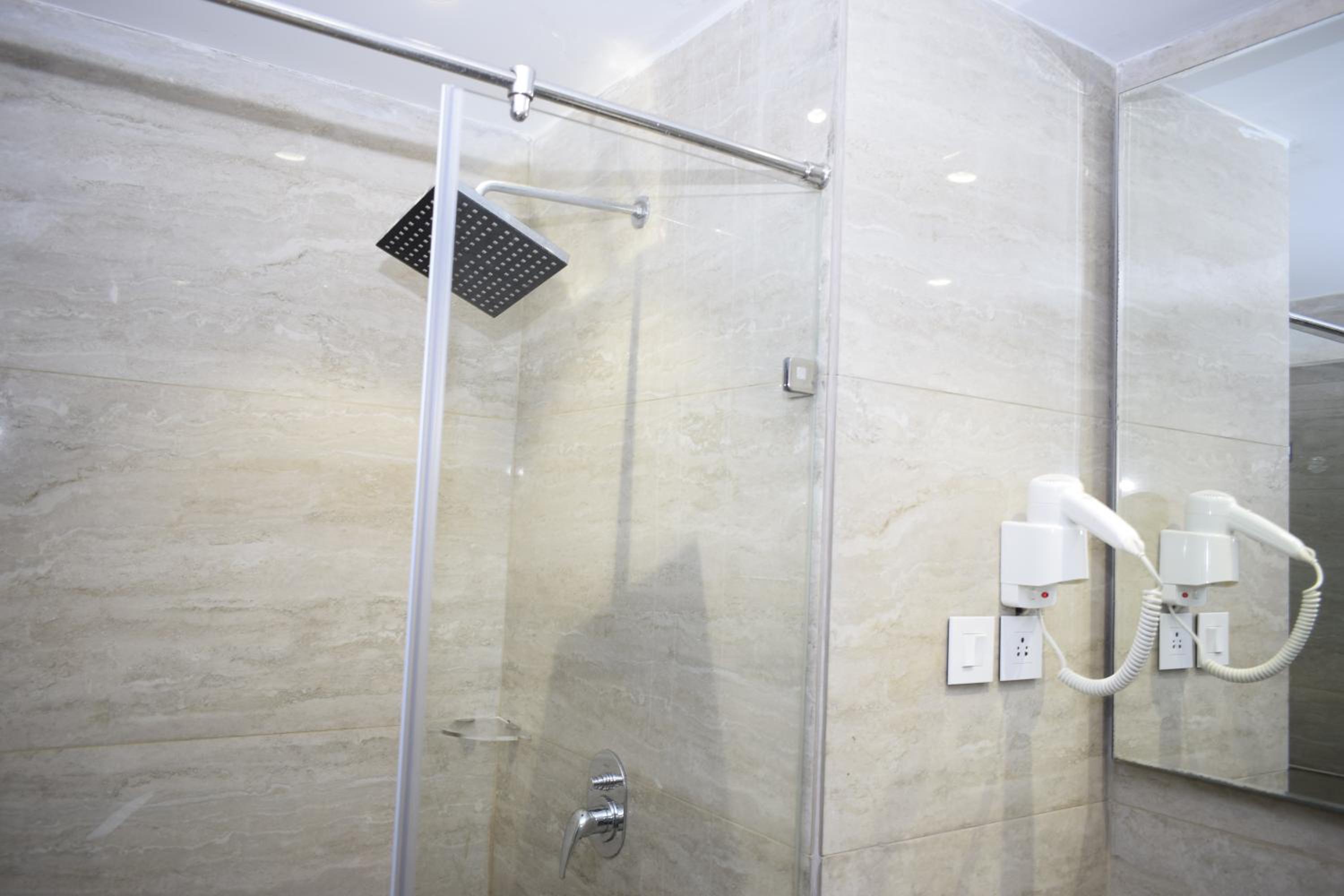 Executive Room - Photo 15