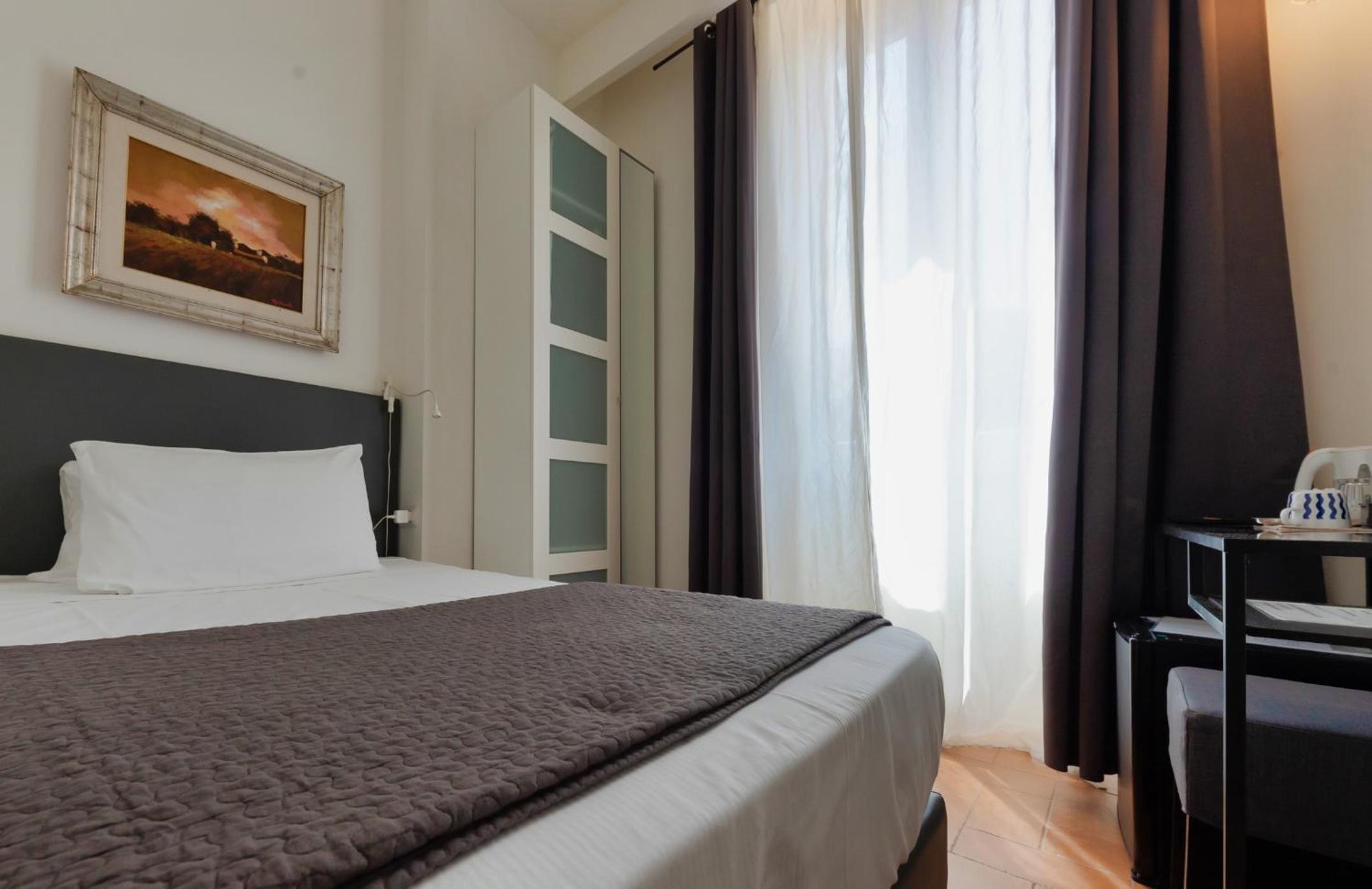 Single Room photo 2
