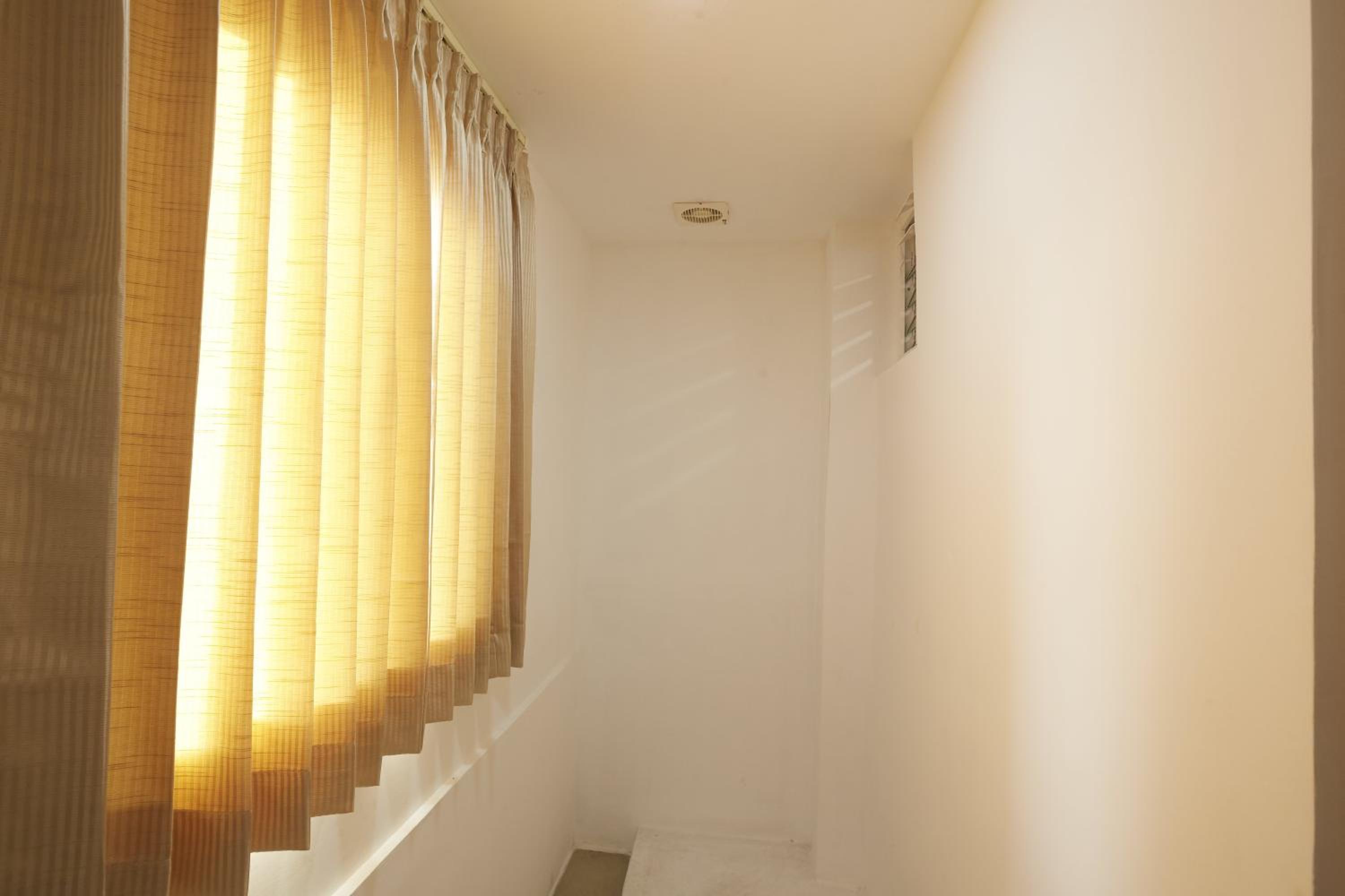 Deluxe Family Suite - Photo 8