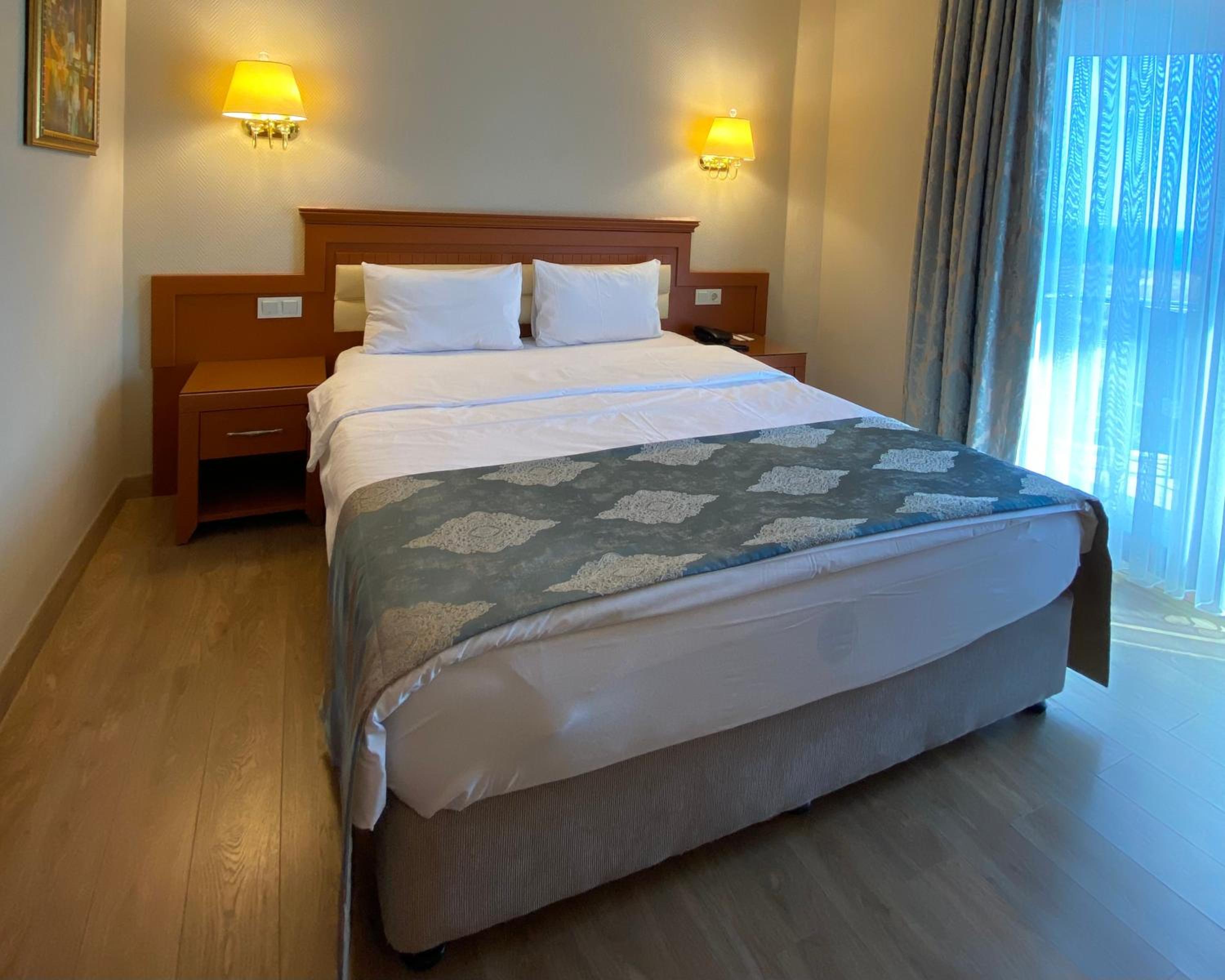 Deluxe Double Room with Pool View photo 1