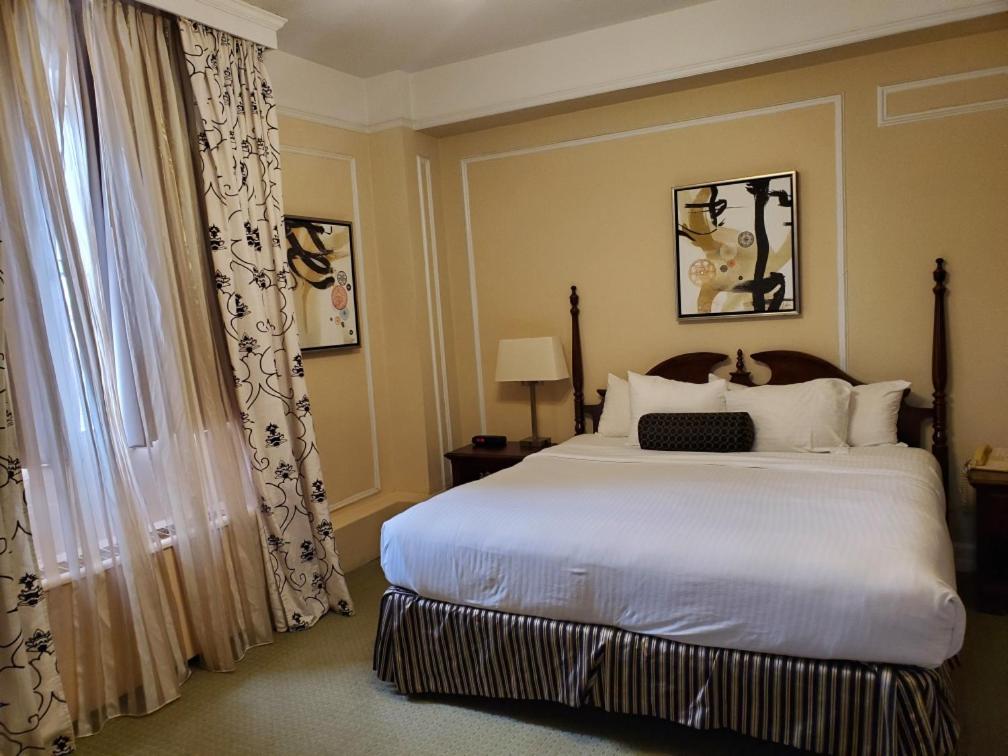 Standard King Room at Arlington Resort Hotel & Spa in Hot Springs