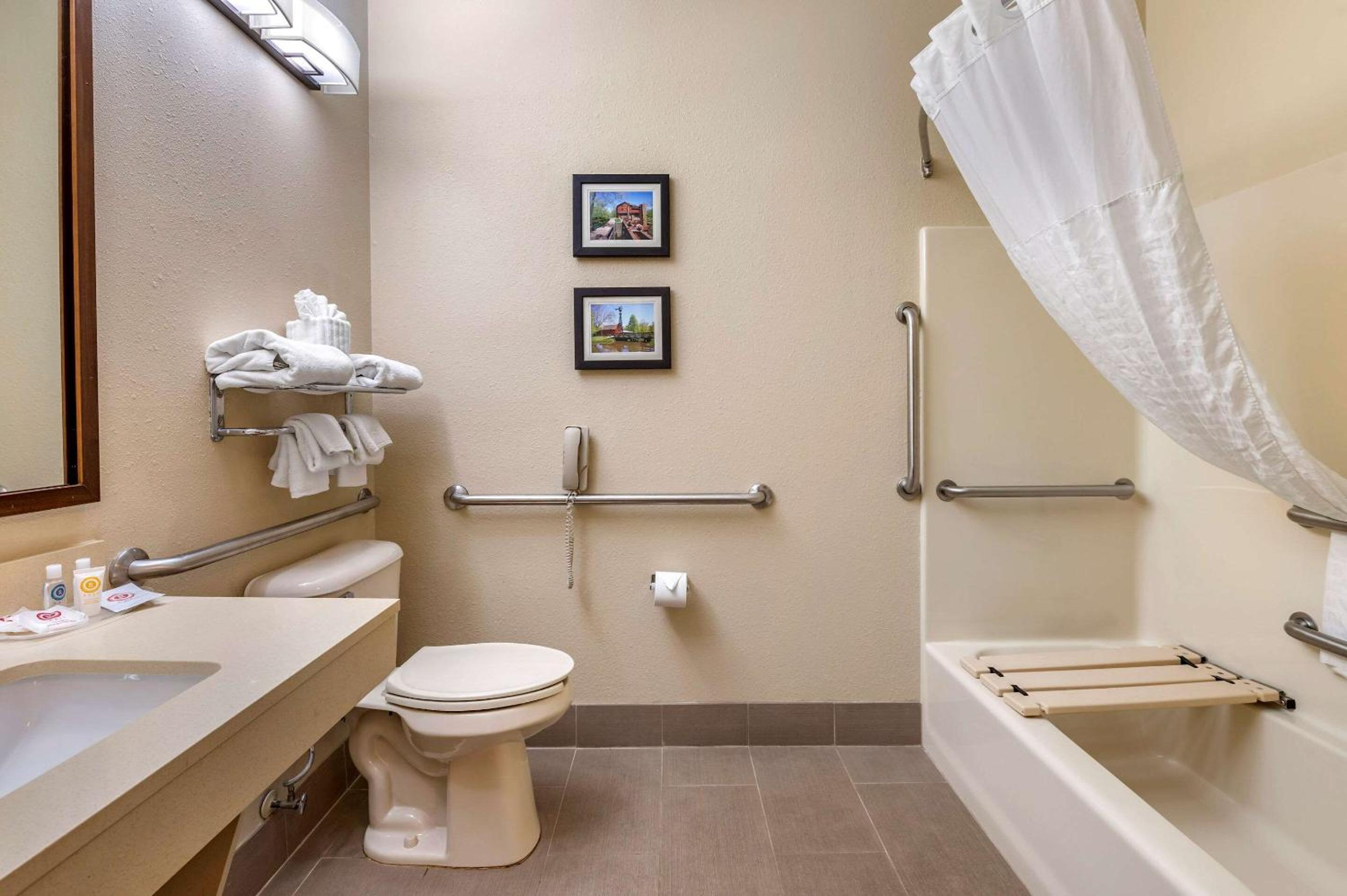 Superior King Suite - Accessible/Non-Smoking - Photo 2