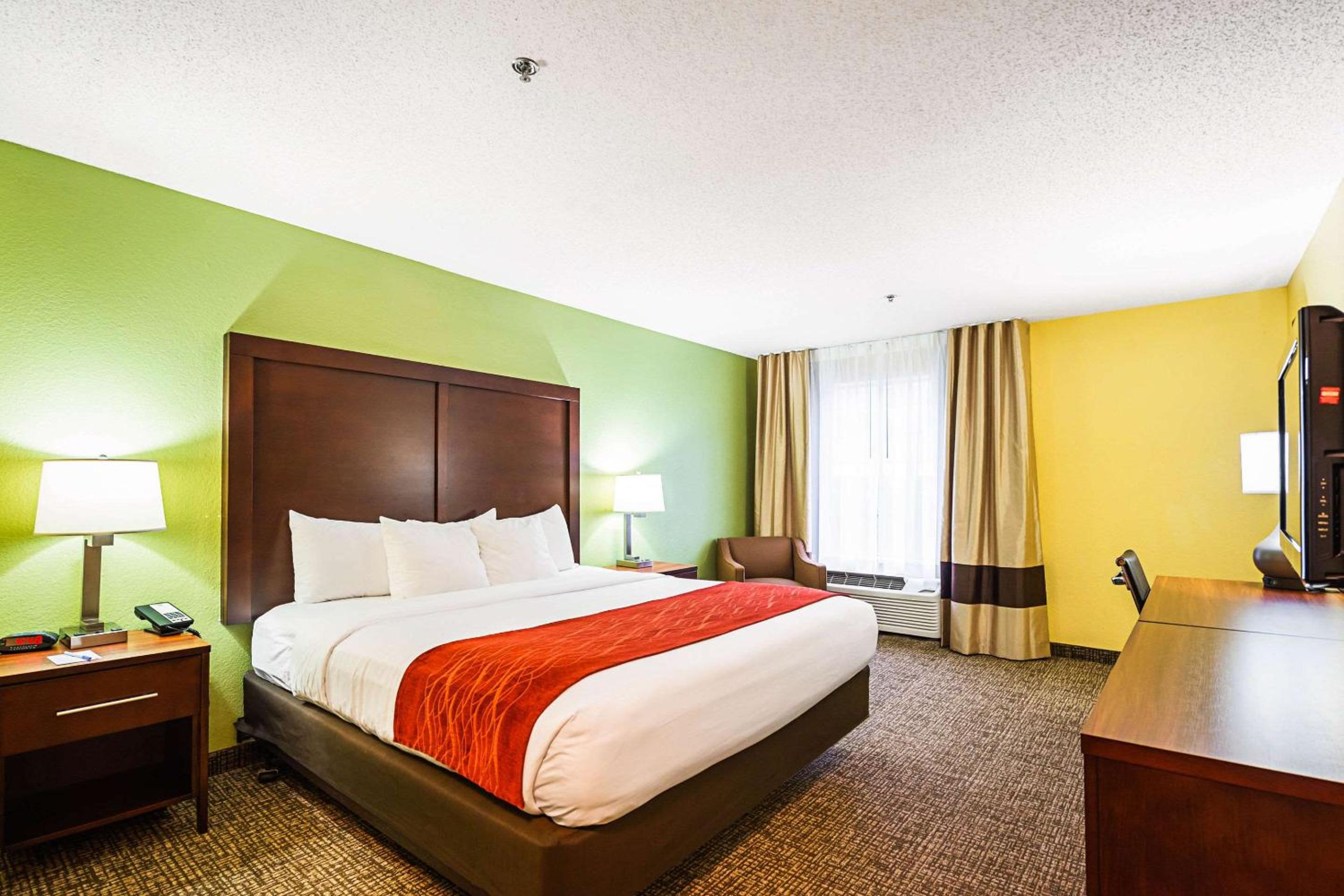 King Room - Disability Access/Non-Smoking - Photo 2