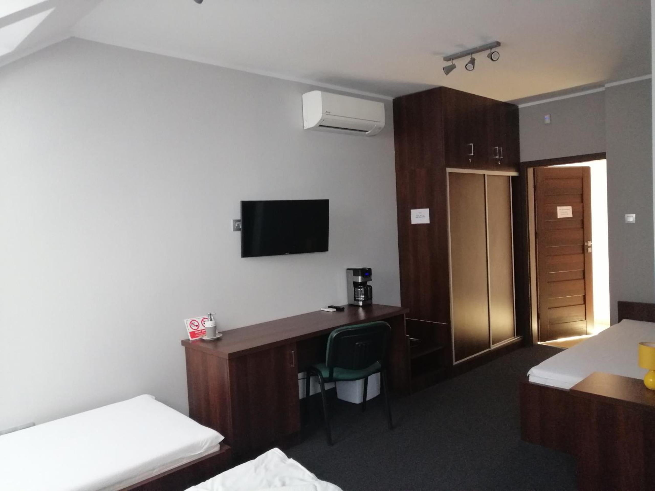Quadruple Room with Bathroom photo 3