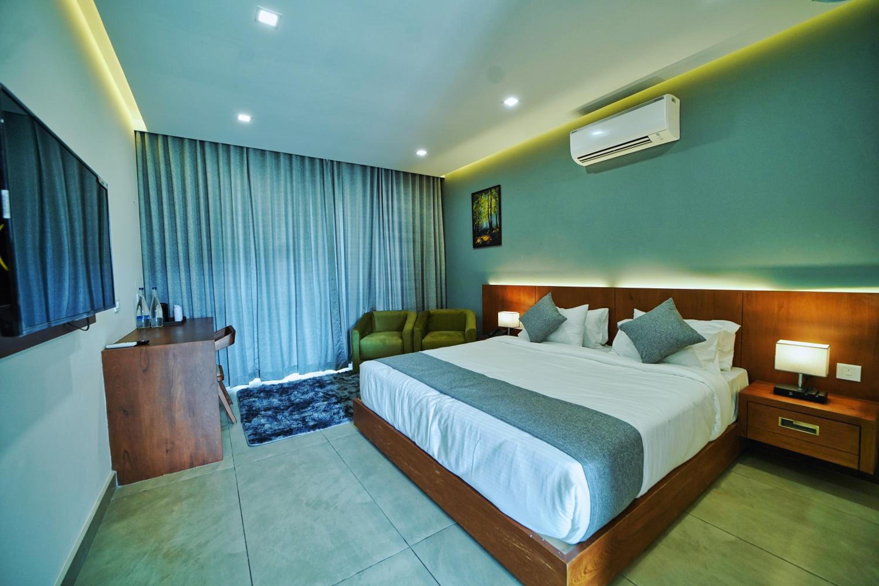 Deluxe Double Room photo 2