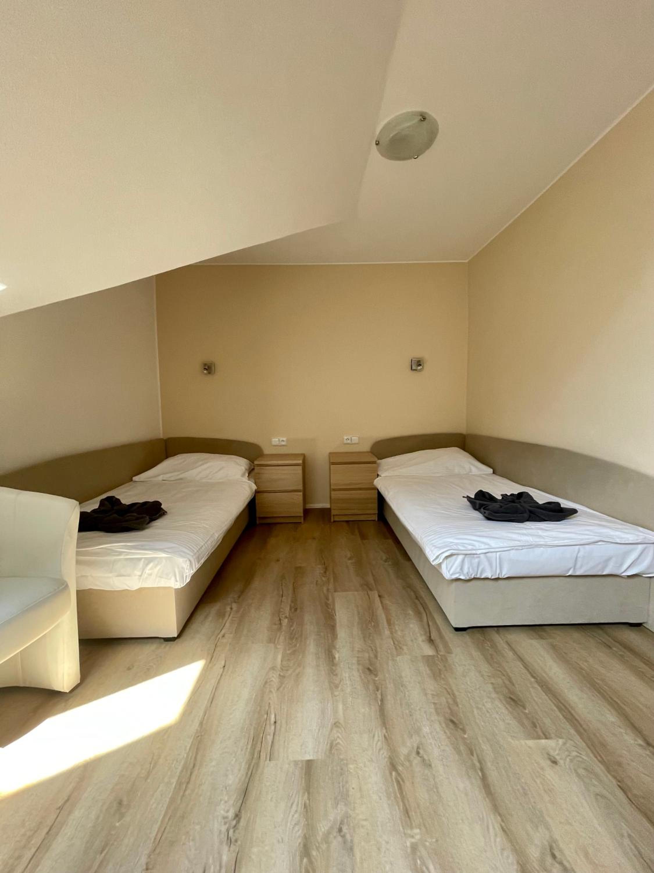 Standard Twin Room photo 1