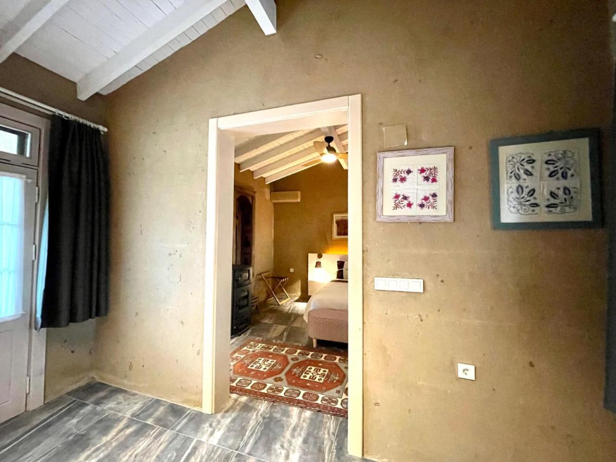 Suite with Spa Bath - Photo 2