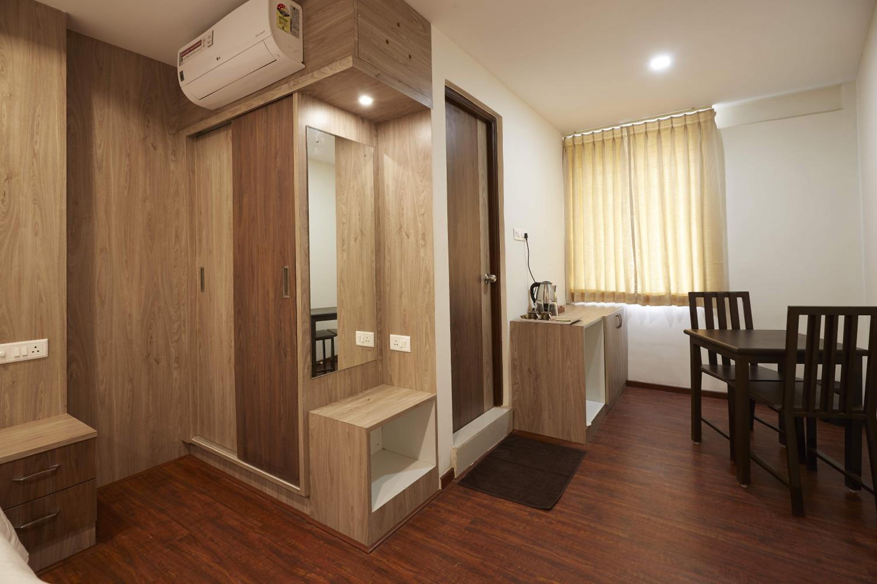 Deluxe Double Room - Photo 7