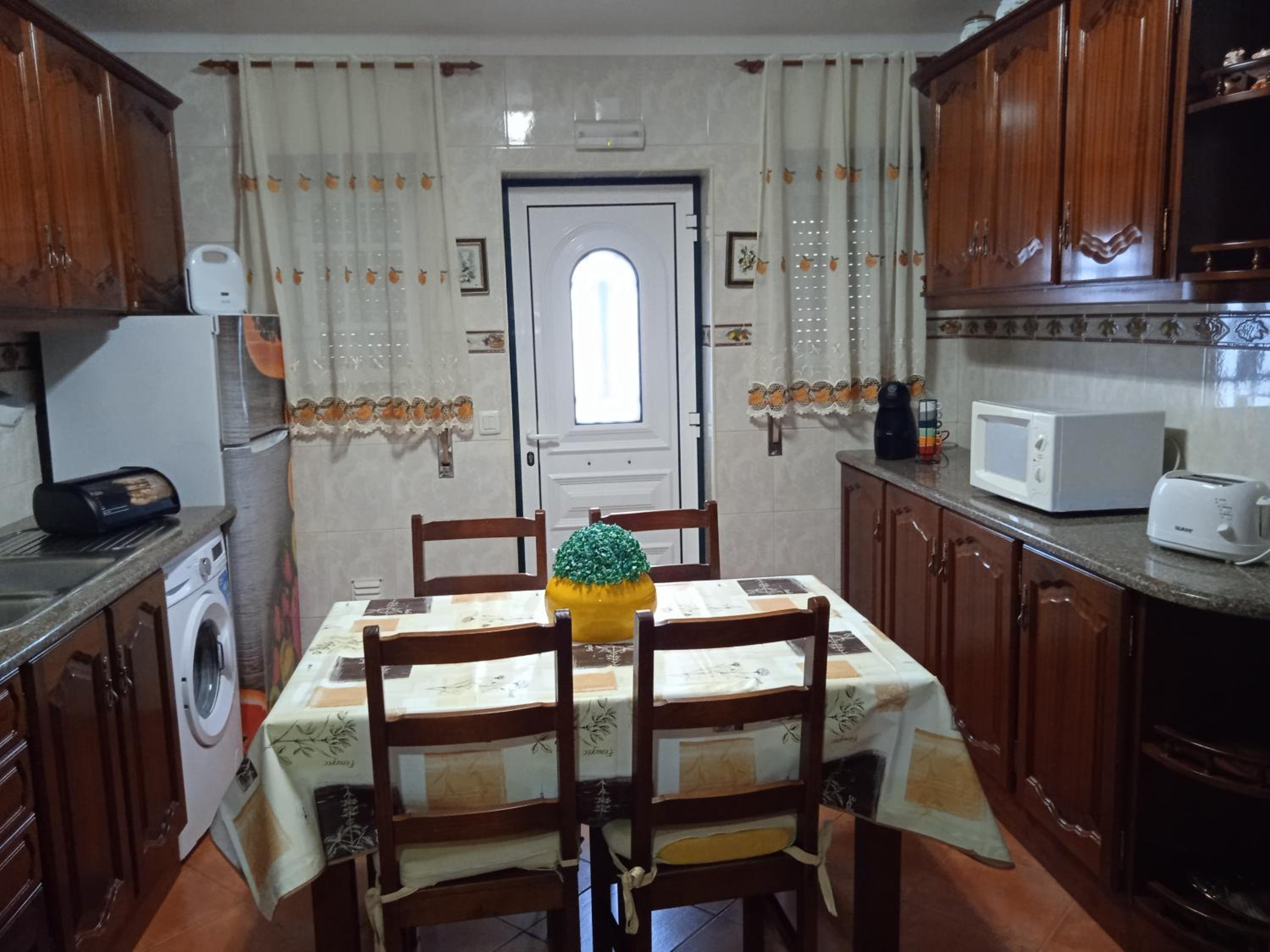 Two-Bedroom House - Photo 5