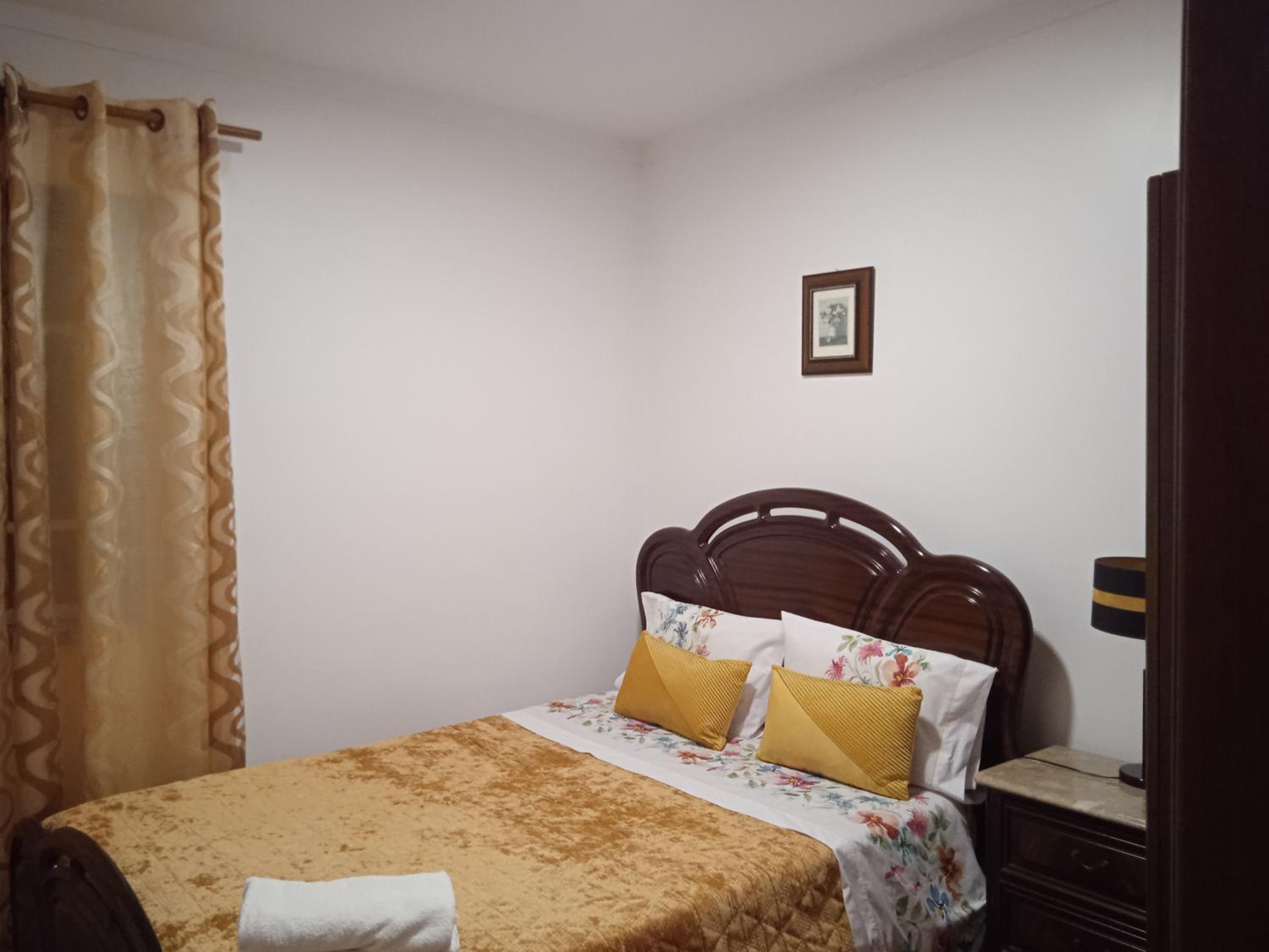 Two-Bedroom House - Photo 11