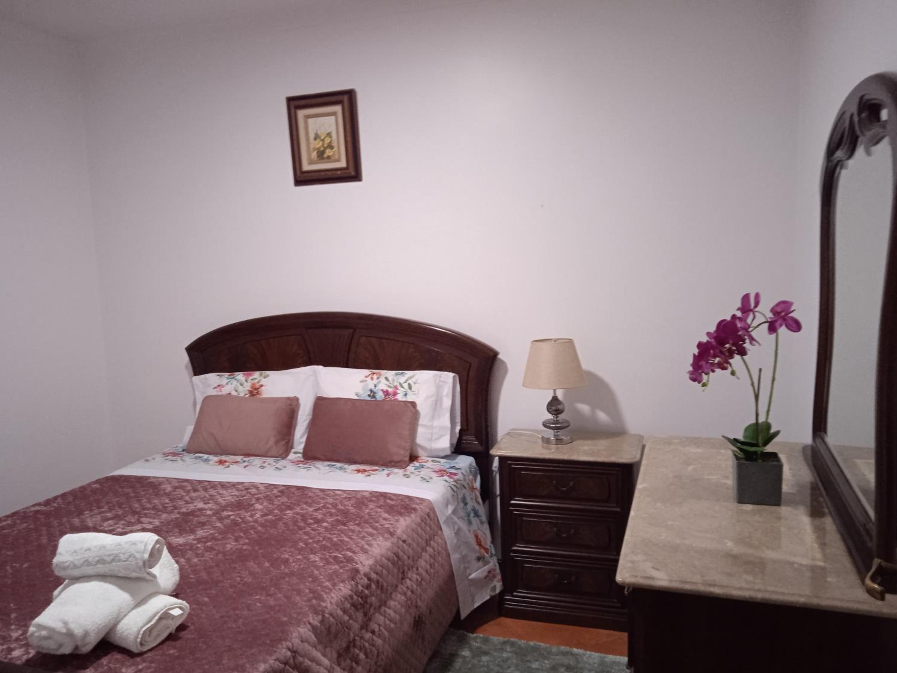 Two-Bedroom House - Photo 9