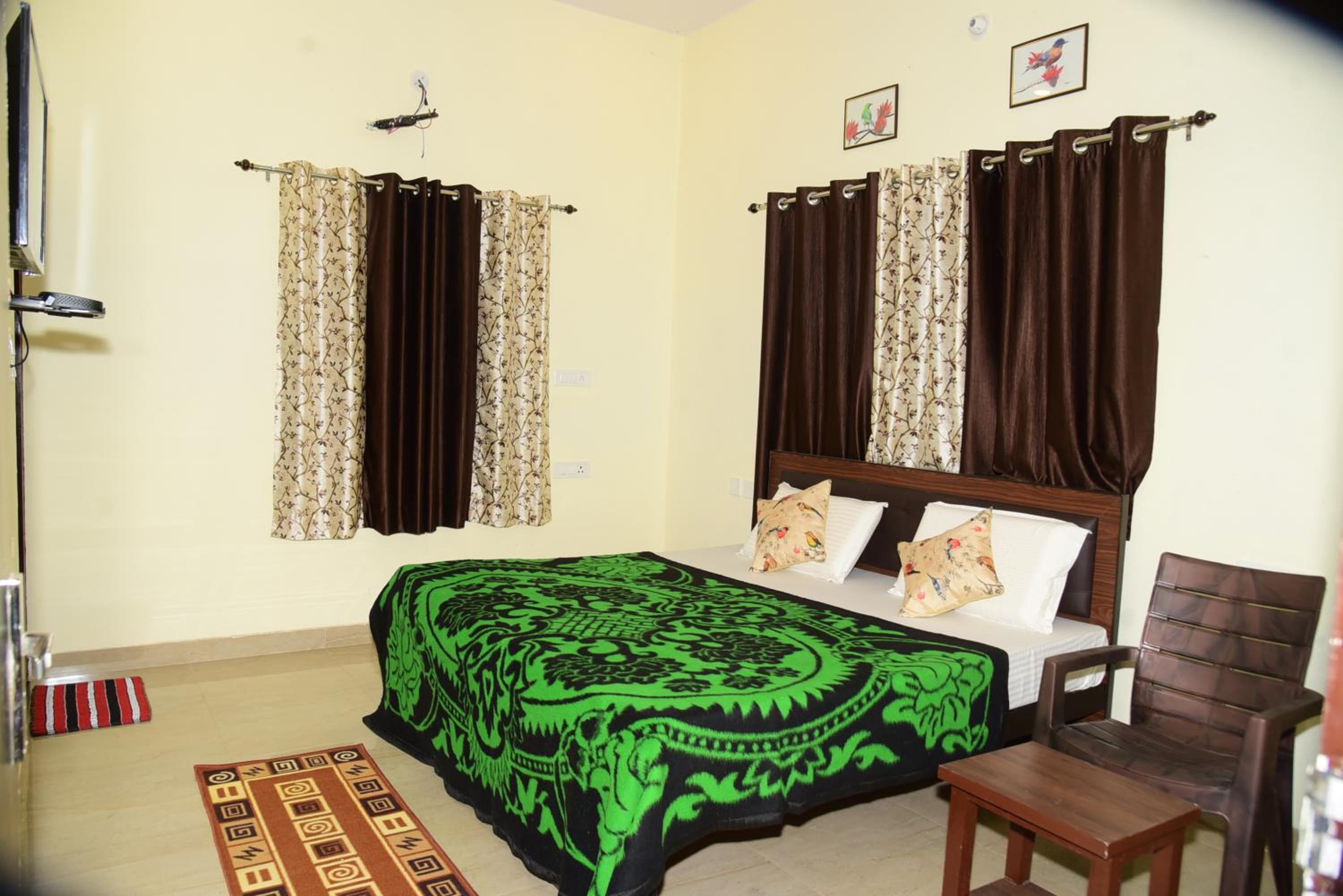 Deluxe Room - Photo 11