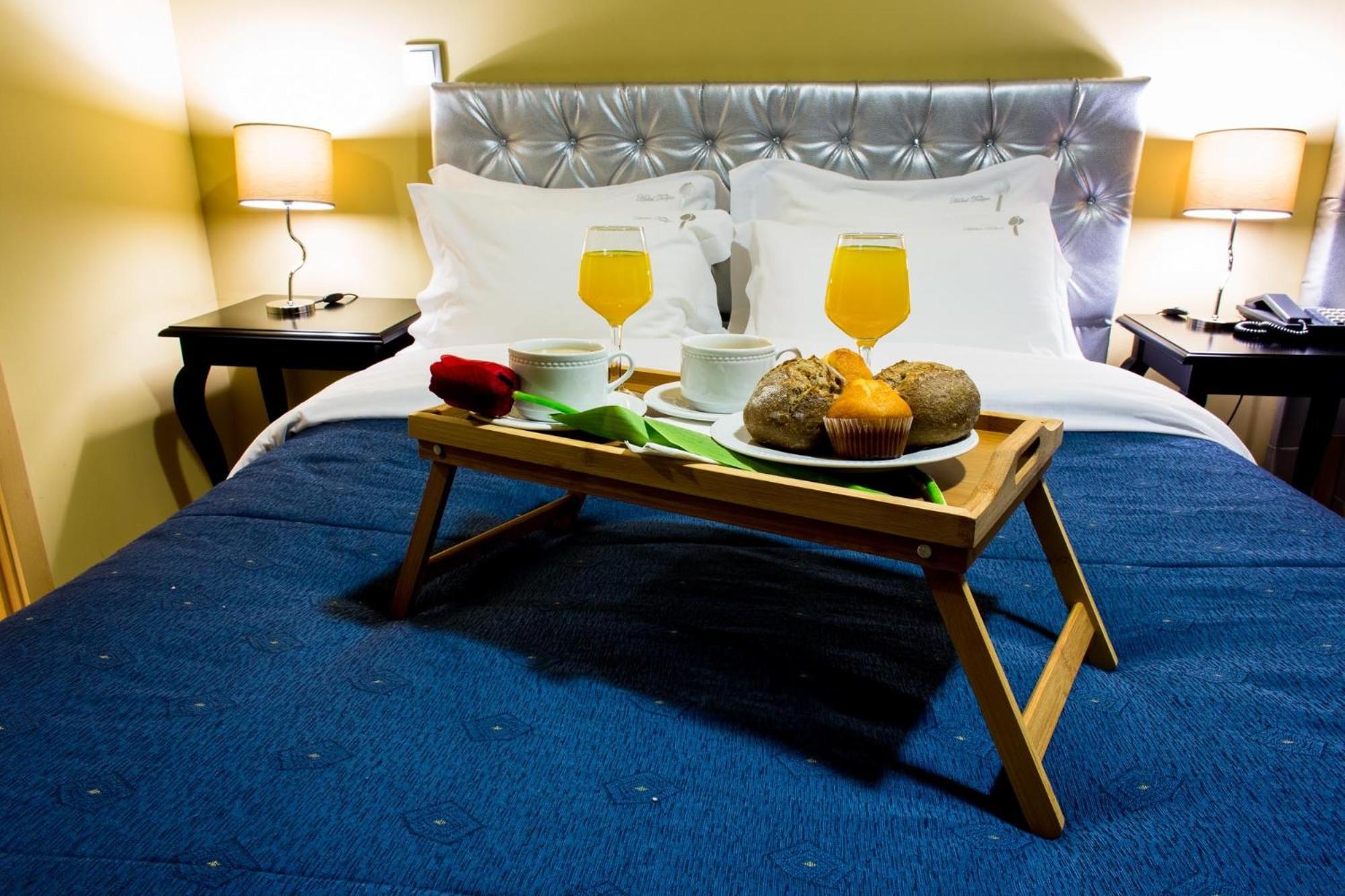 Triple Room (1 Double Bed + 1 Single Bed) photo 3
