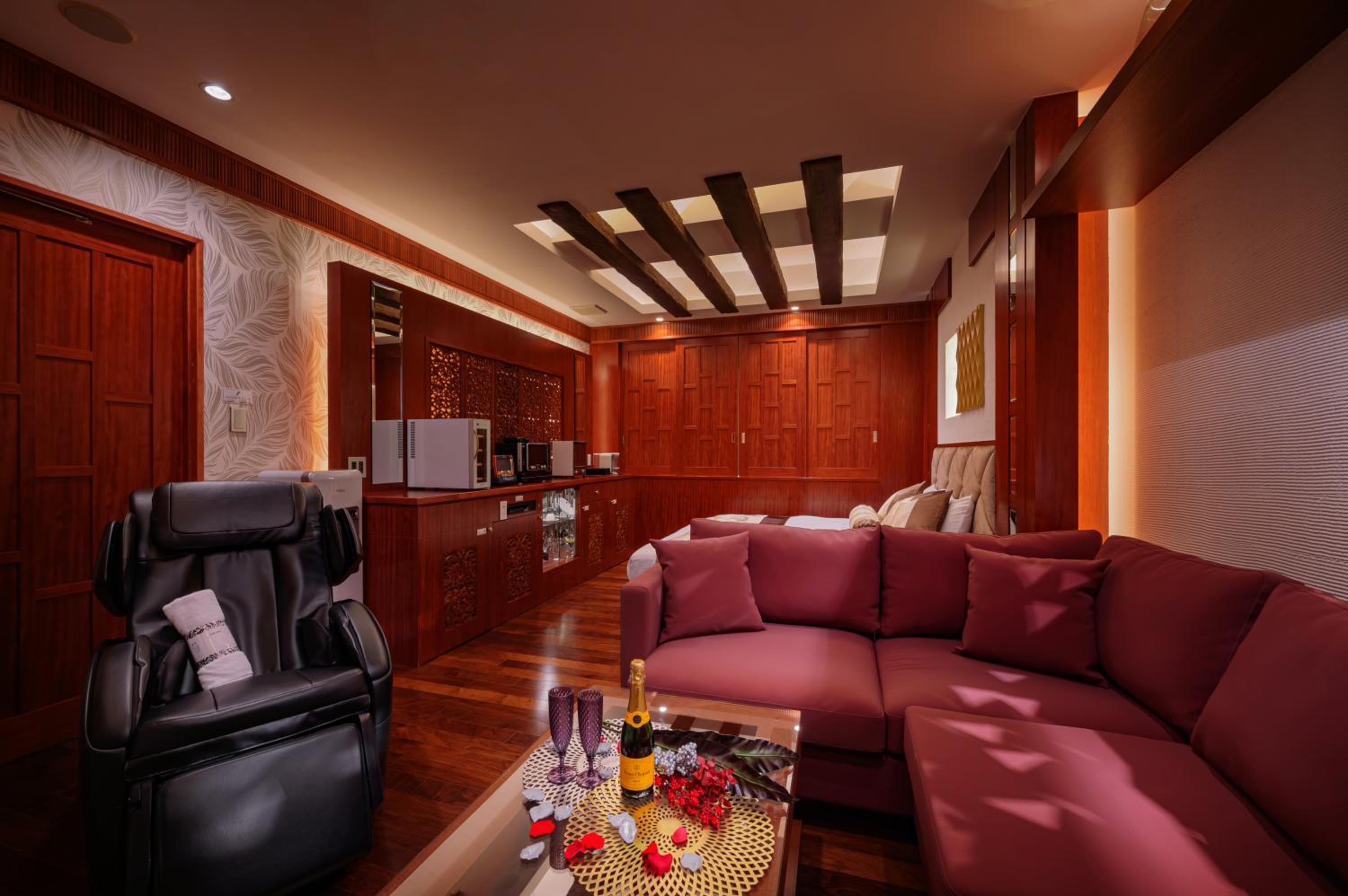 Double Room with Spa Bath - Photo 3