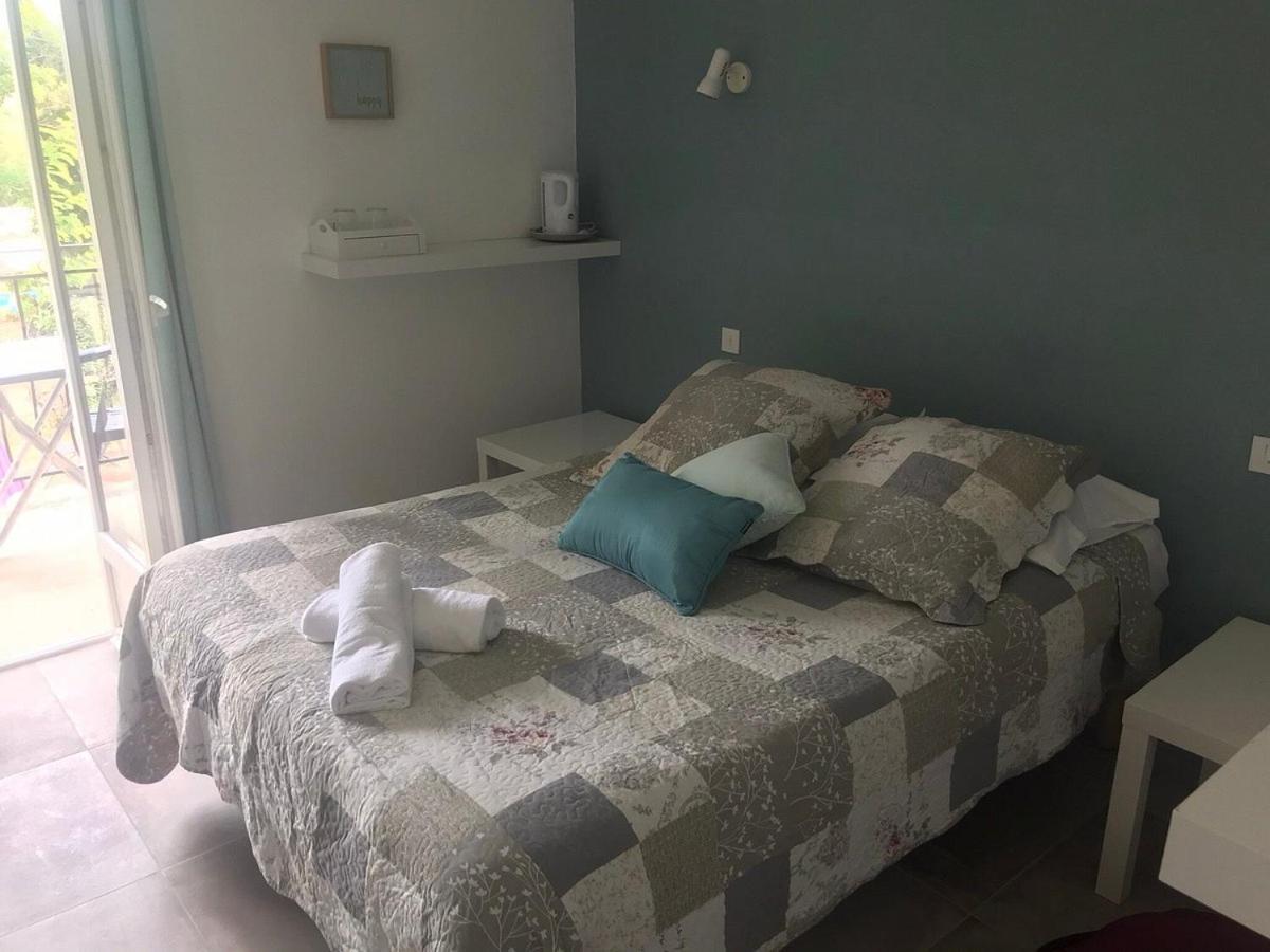 Double Room with Pool View photo 3