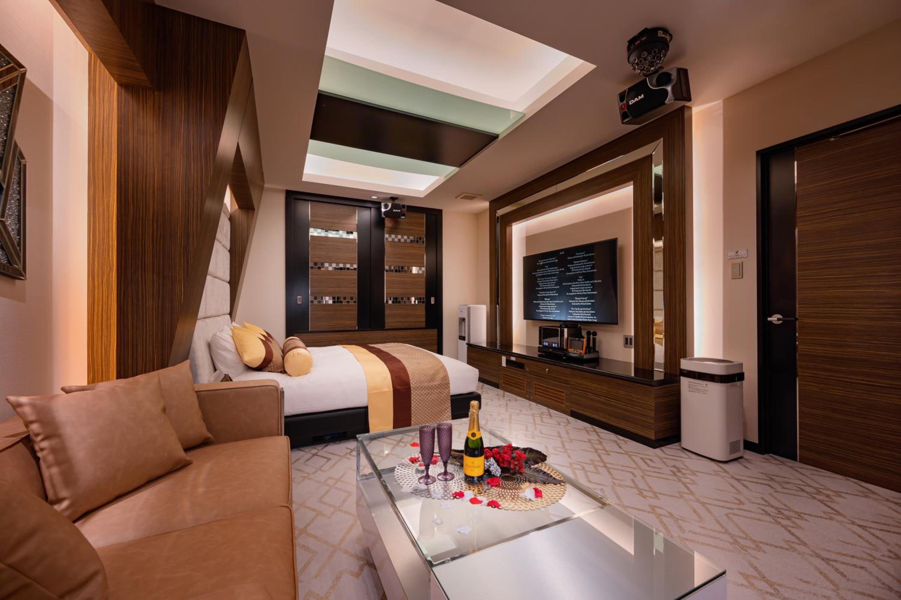 Double Room with Spa Bath - Photo 4