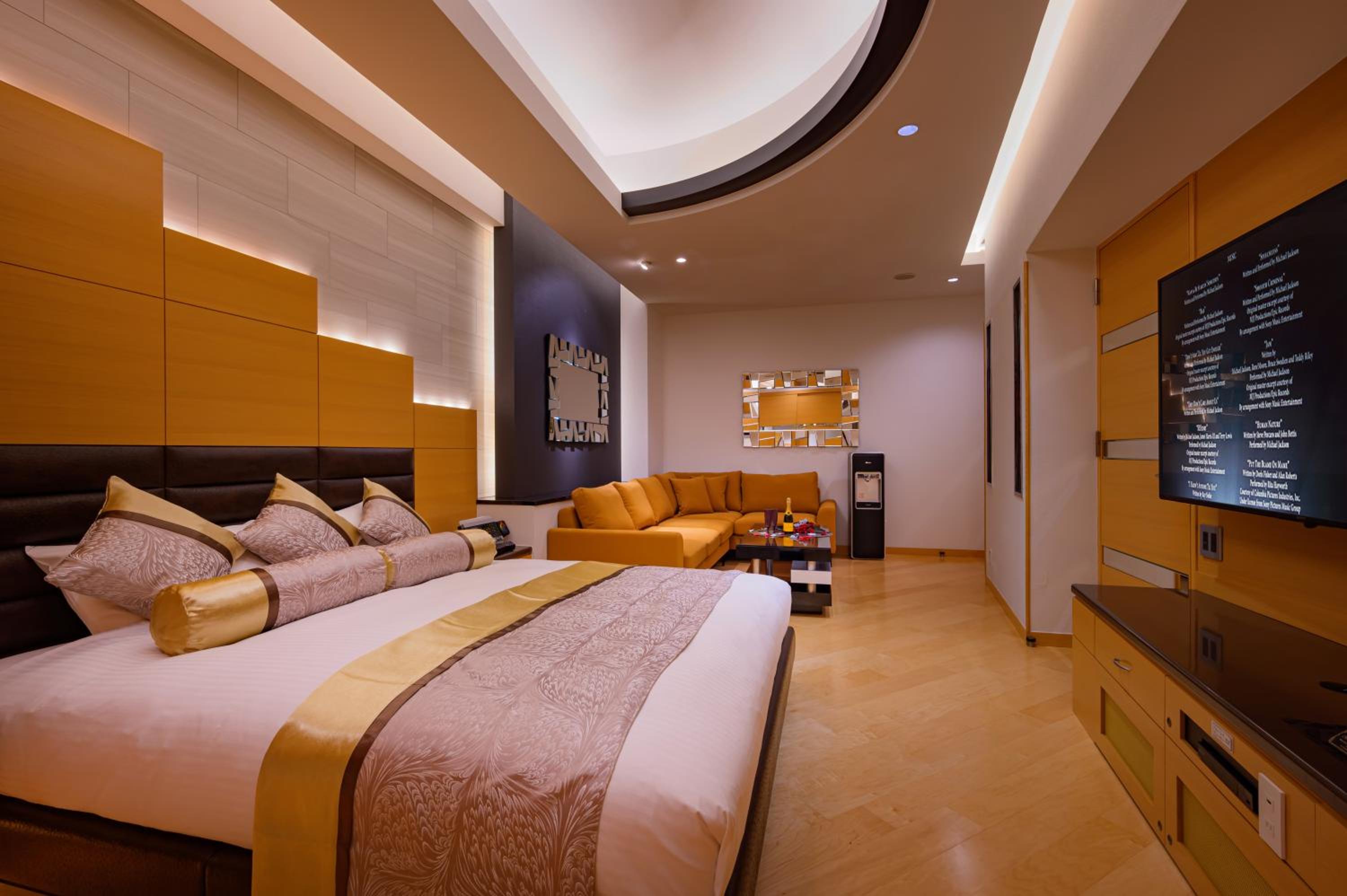 Deluxe Room - Photo 11