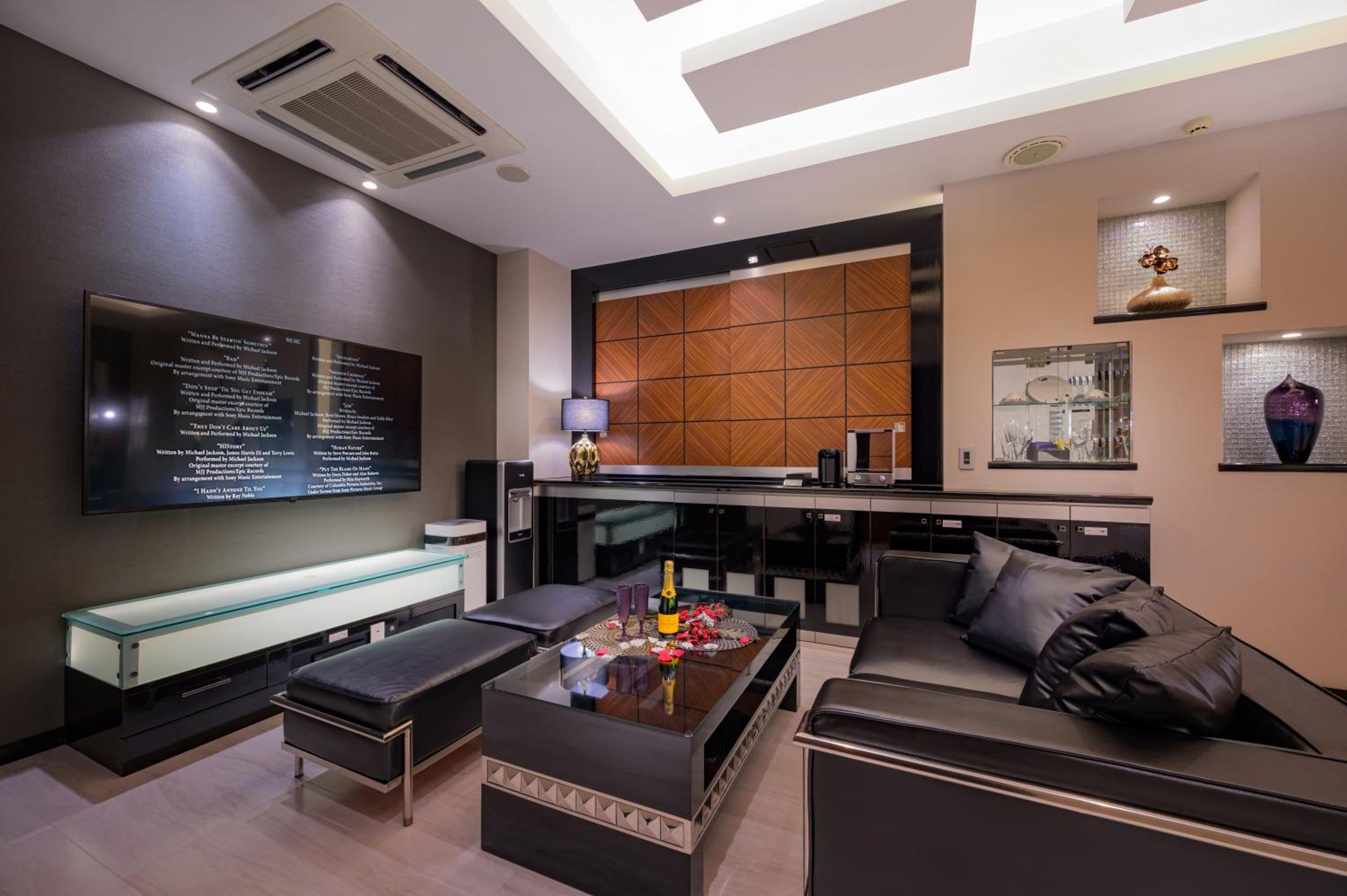 Deluxe Room - Photo 2