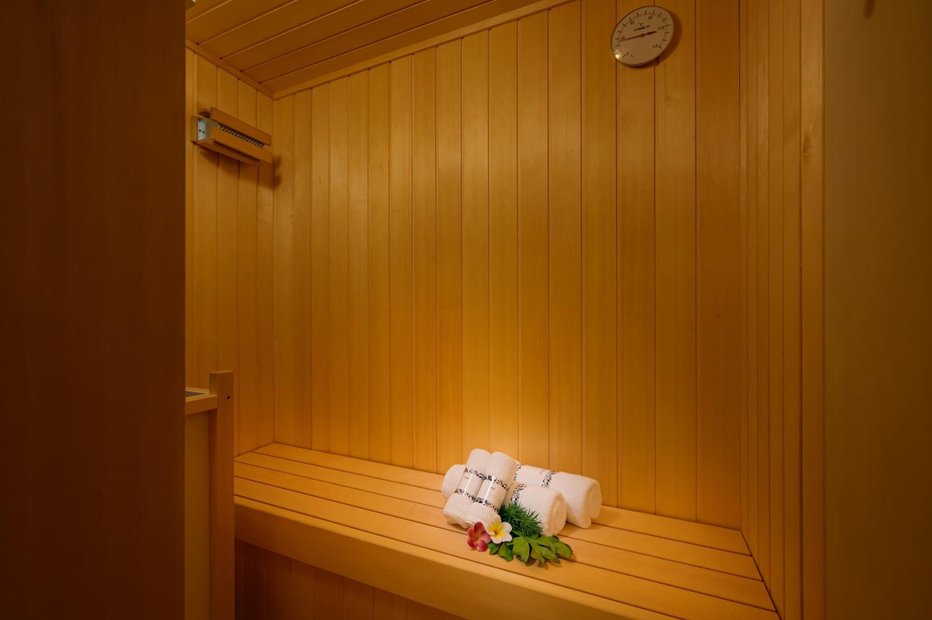 King Suite with Spa Bath photo 3